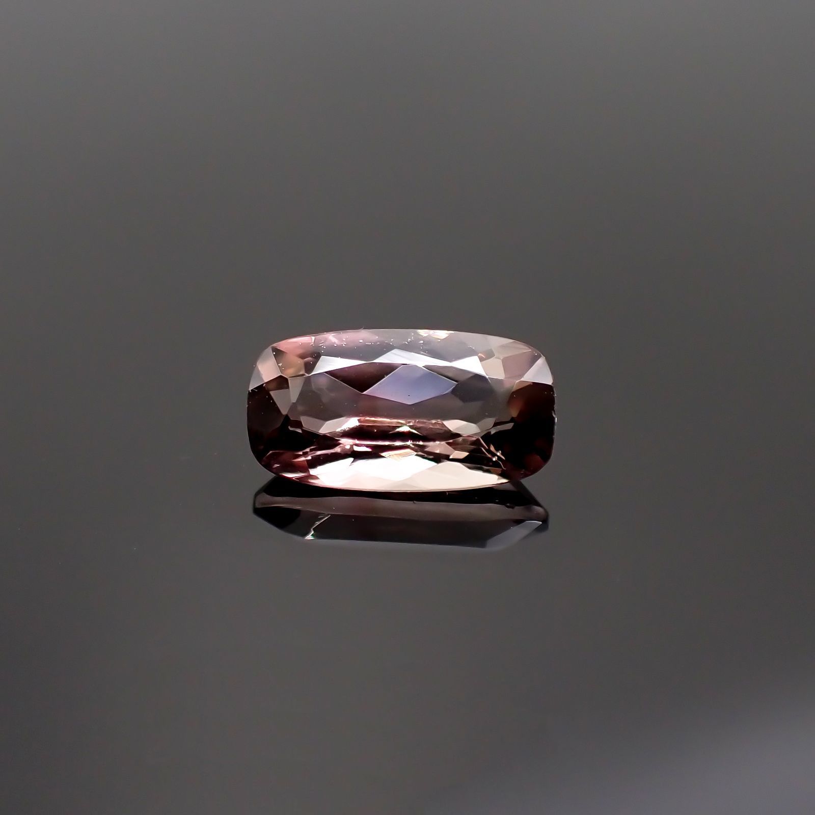 バイカラートルマリン(宝石名トルマリン)コンゴ産 1.22ct 識別済[250114998]9.1x4.9mm前後