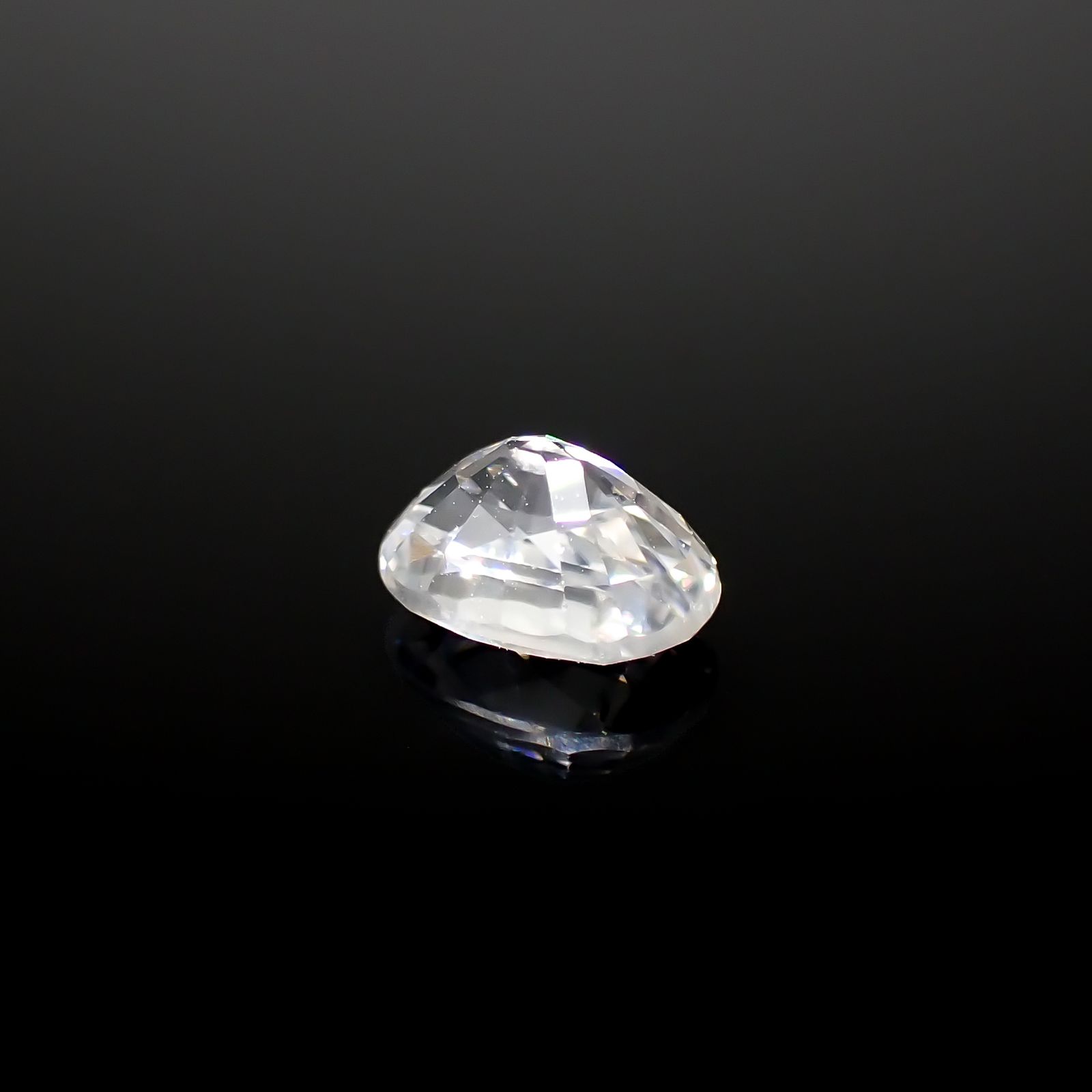 カラーレスジルコン(宝石名ジルコン)スリランカ/カンボジア産 1.52ct 識別済[240928893]7.1x5.1mm前後