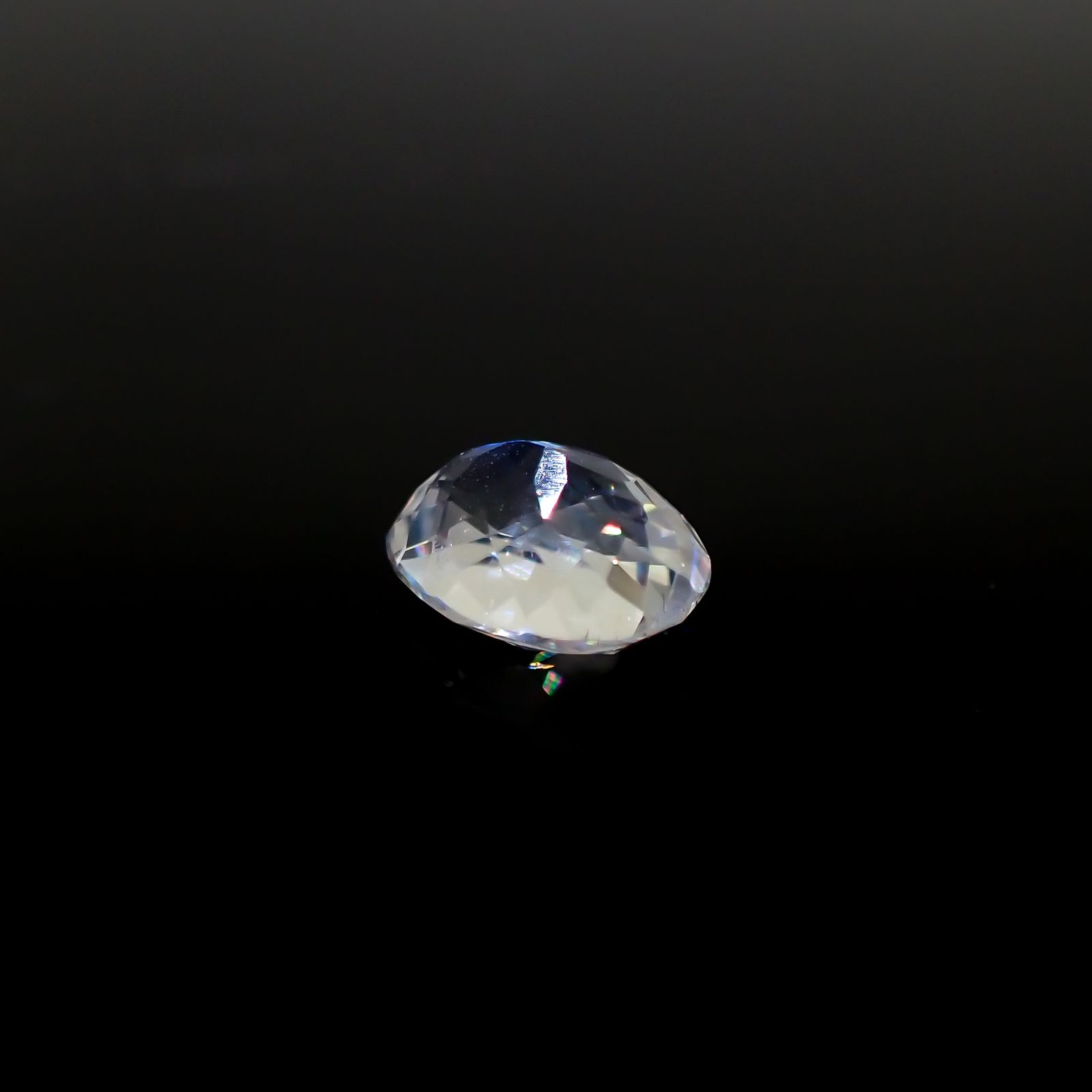 レインボームーンストーン(宝石名ラブラドライト)マダガスカル産 1.533ct ソ付(彩珠)[240326936]8.4x6.6mm前後
