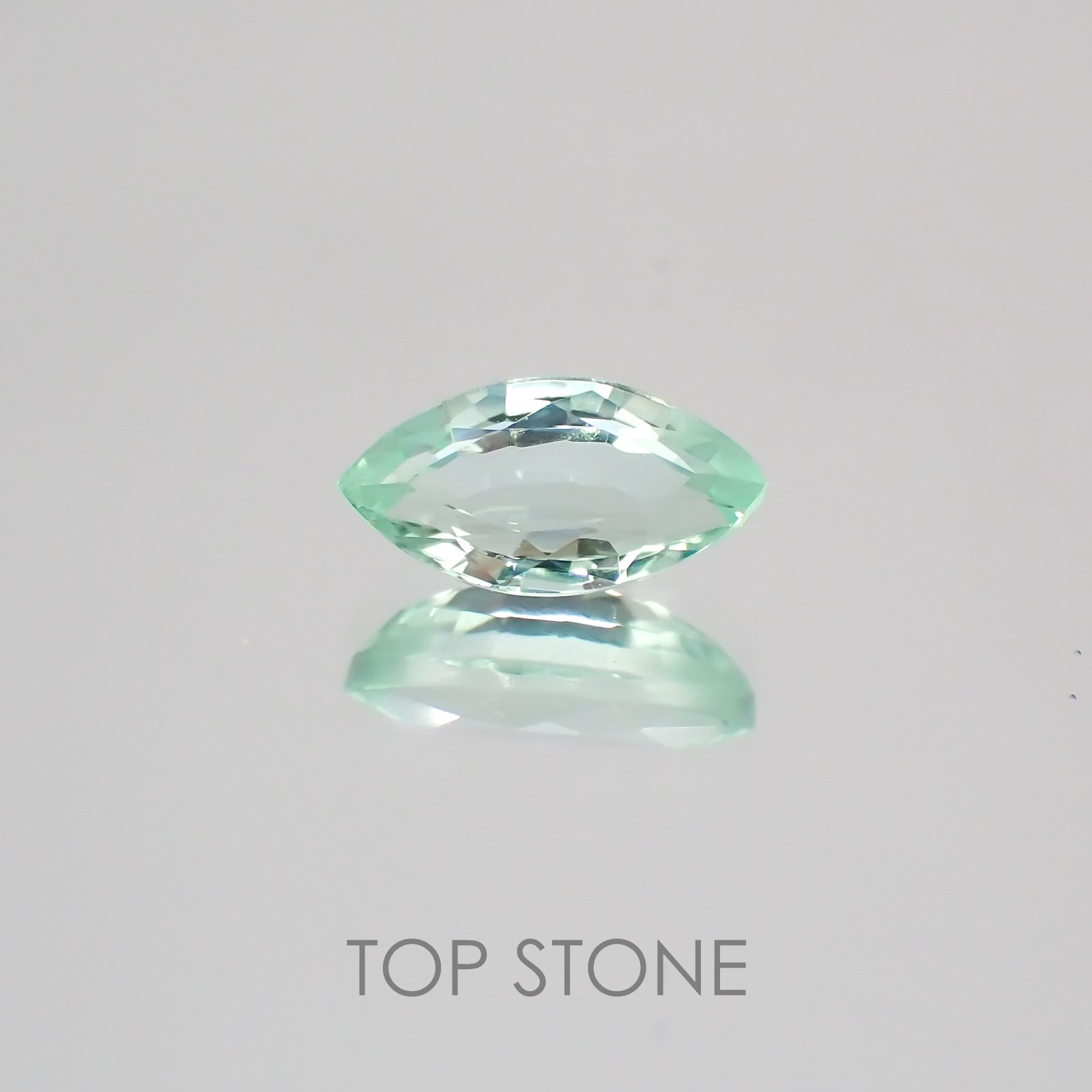 ミントベリル(宝石名グリーン・ベリル) ブラジル産 0.54ct 識別済[21079832]7.8×4mm前後