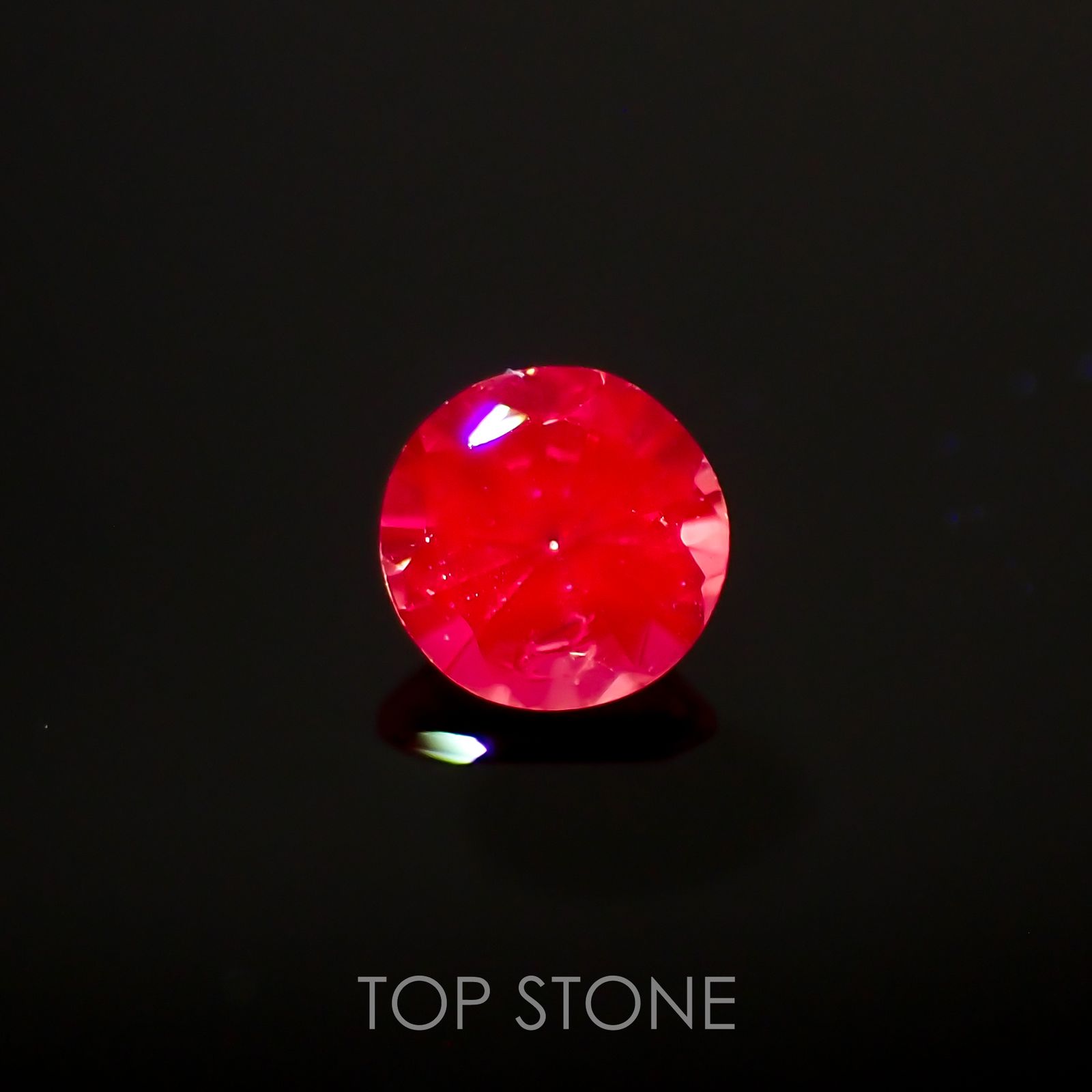 ホットピンクスピネル(宝石名ピンク・スピネル) タンザニア産 0.10ct 識別済[210912588]2.8×2.8mm前後