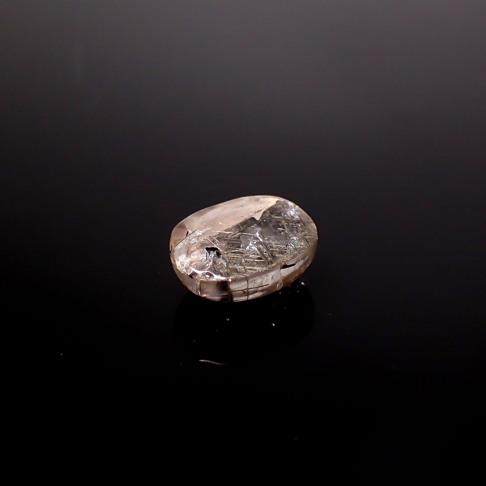 シルバールチルクォーツ ブラジル産 9.79ct / 15.2x11.6mm前後 [260131596]