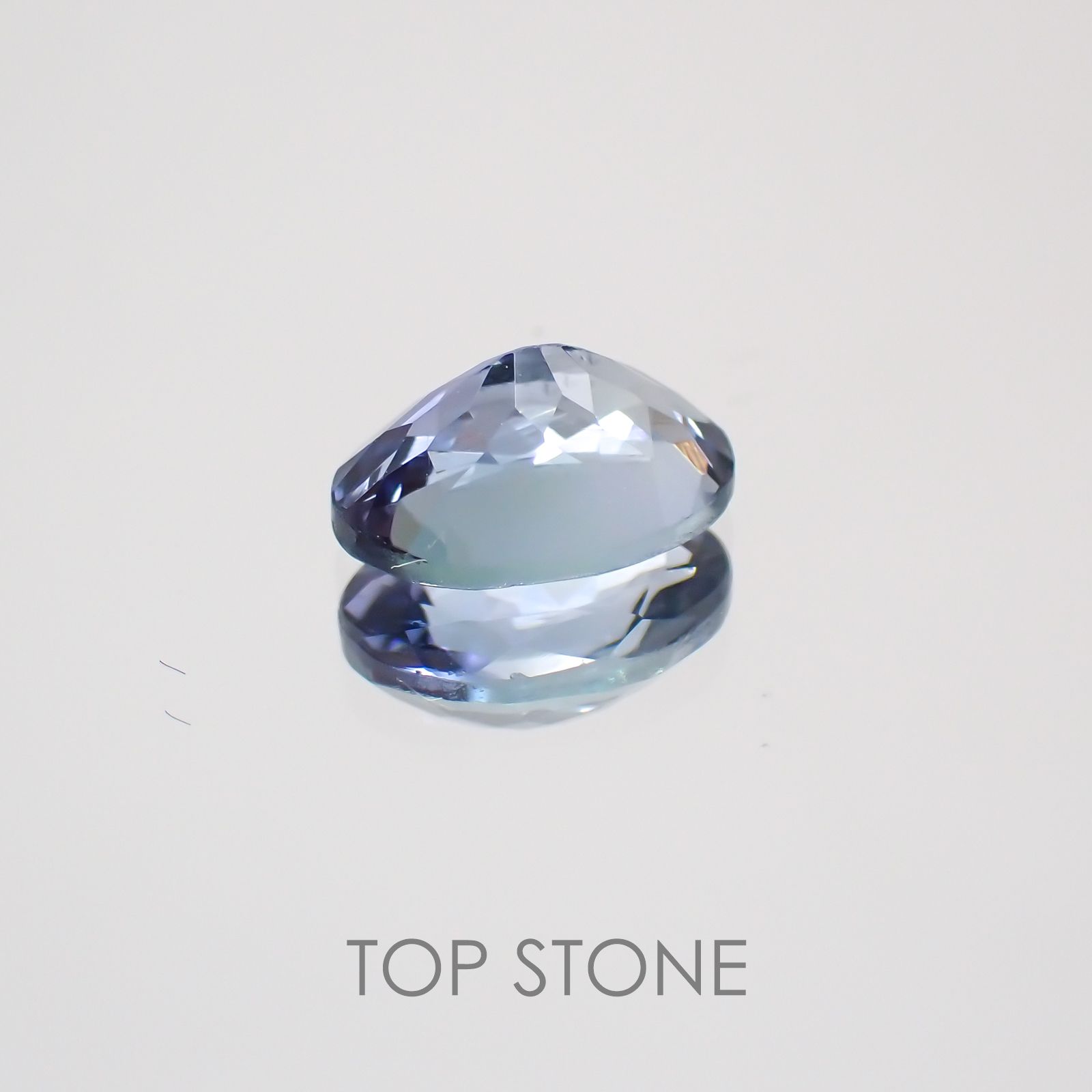パーティーカラータンザナイト タンザニア産 ルース 0.95ct[210410410]7.1×5.1mm前後