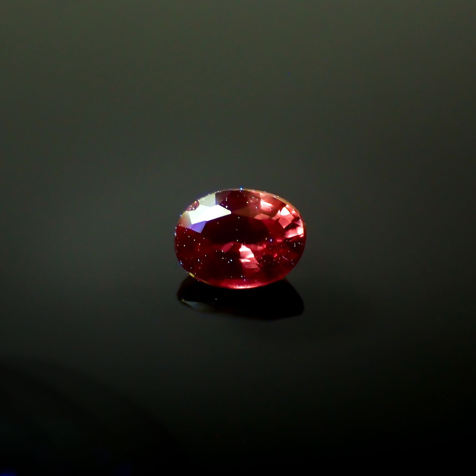 ルビー(宝石名ルビー)タンザニア産 0.23ct 識別済[240226106]4x3.1mm前後