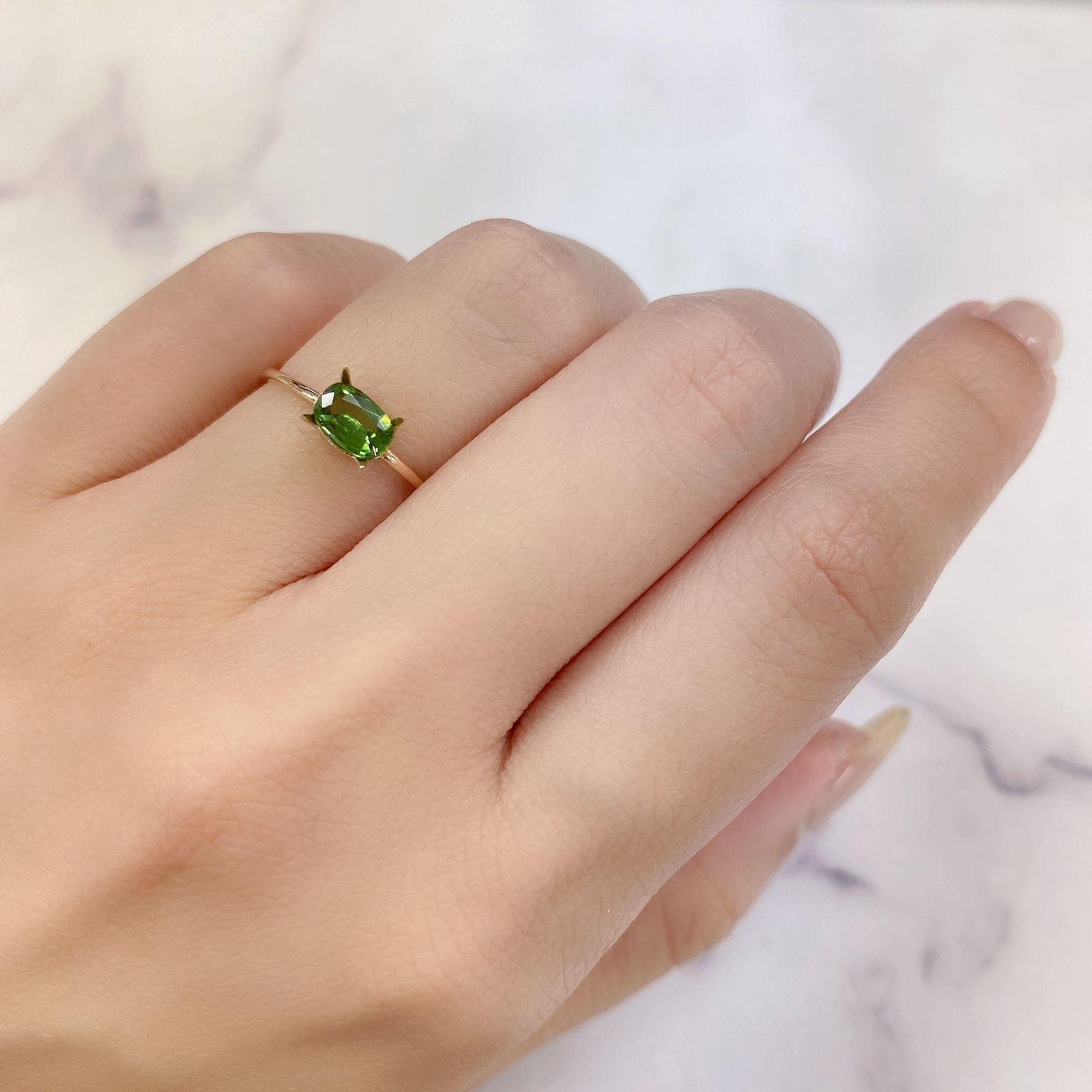 グリーンジルコン(宝石名ジルコン) スリランカ・カンボジア産 0.63ct 識別済[20128605]6.1×4.1mm前後
