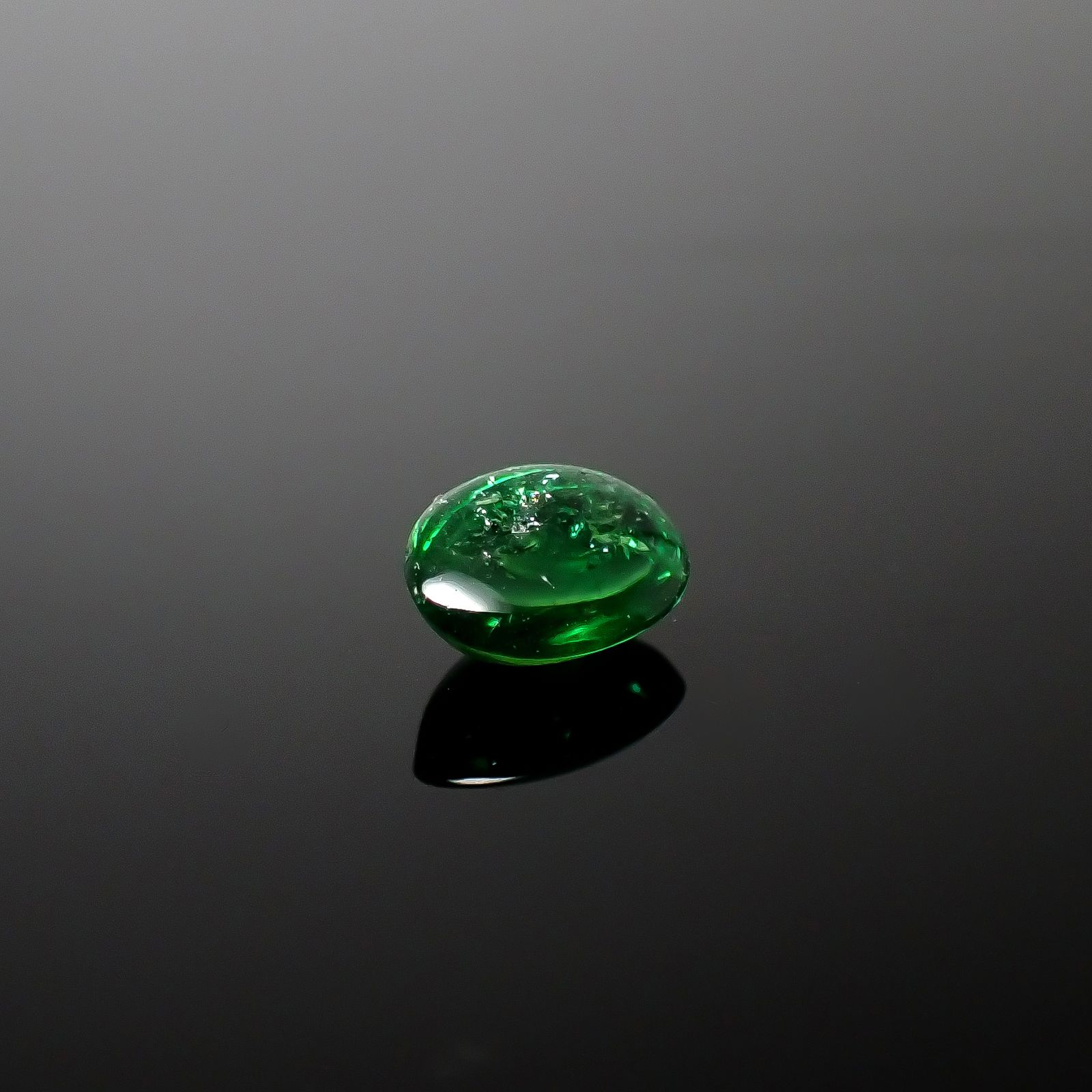 クロムトルマリン タンザニア産 0.81ct[240527778]6.7x5.1mm前後