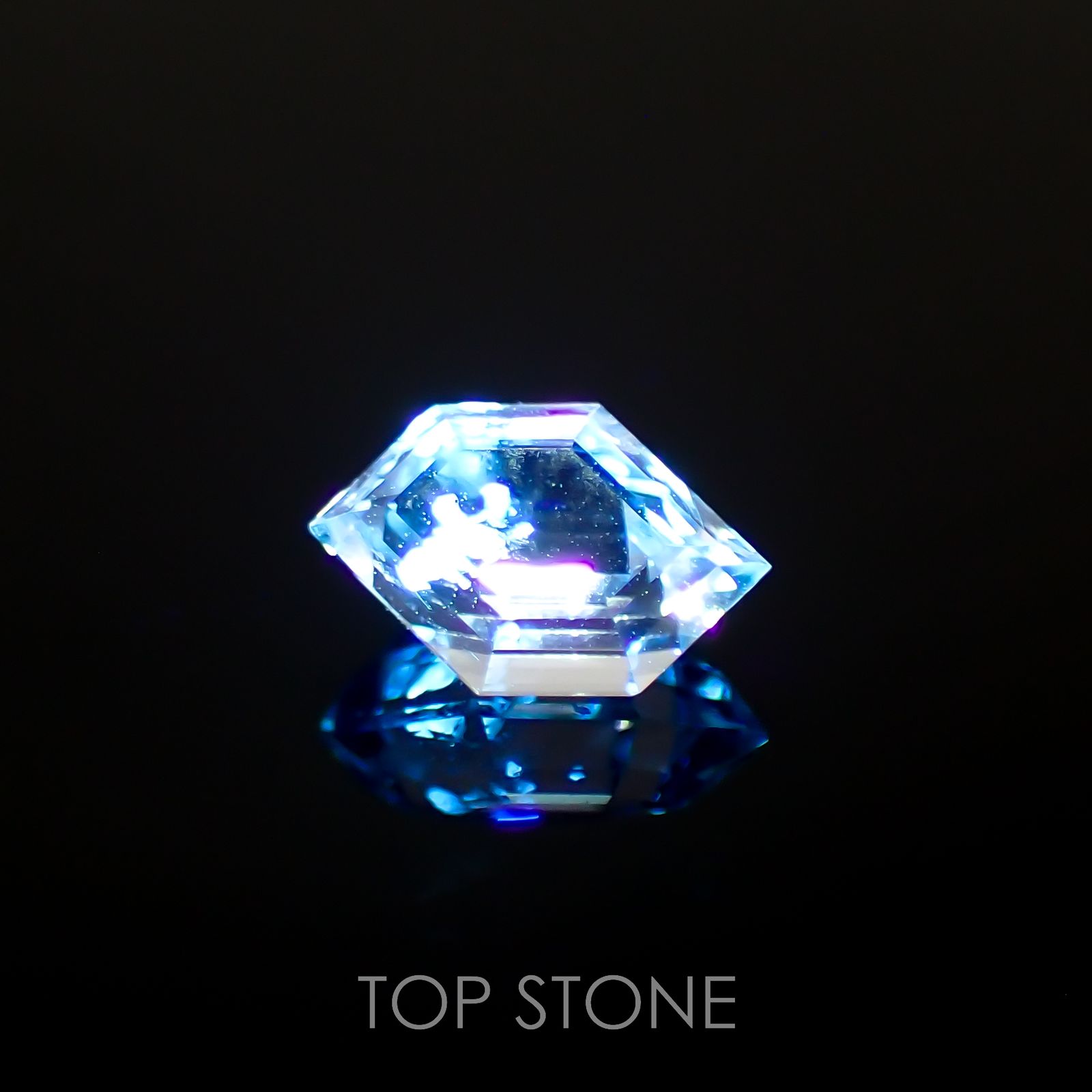 ◇カスタムカット◇オイルインクォーツ パキスタン産 0.38ct[221018534]6.3x4mm前後