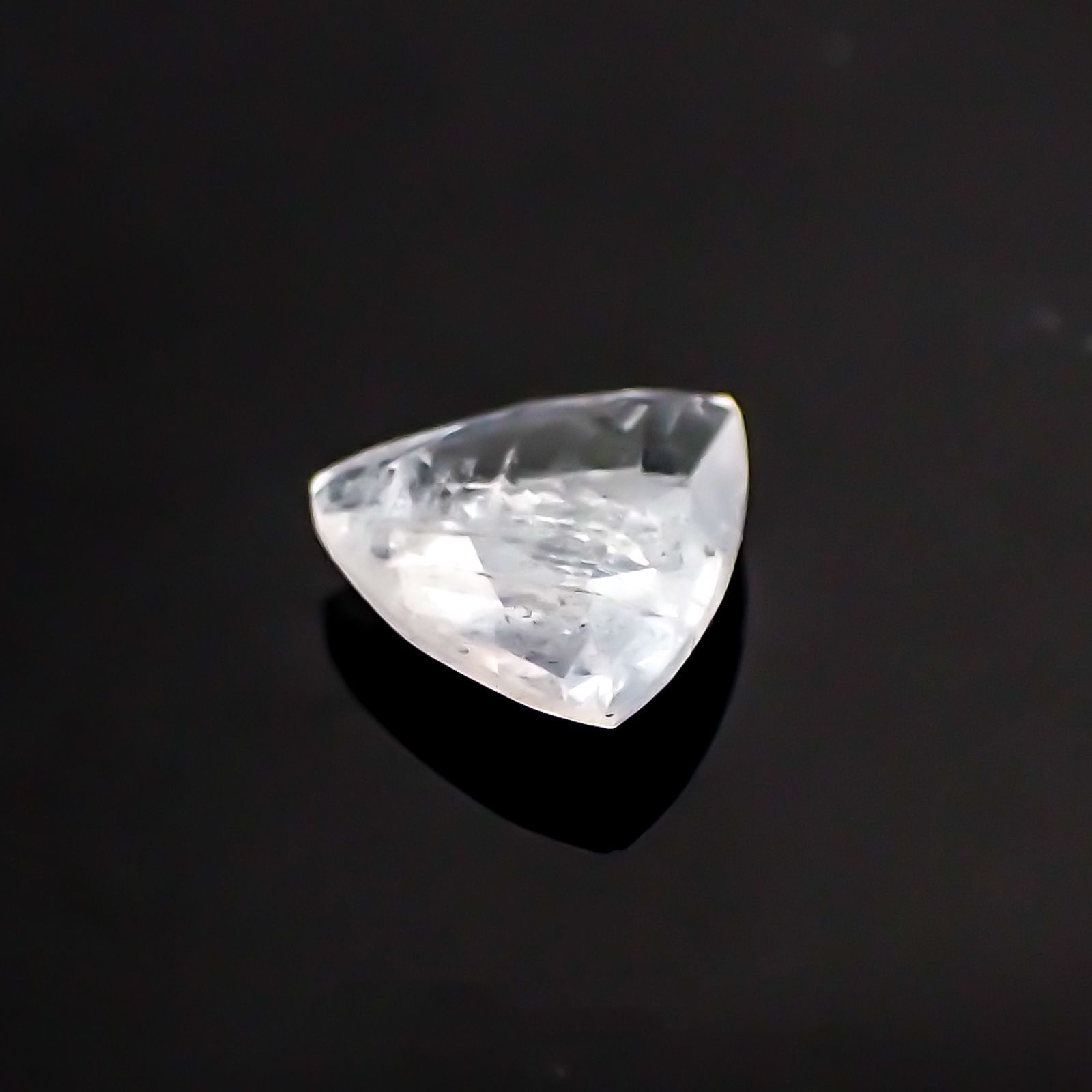 ユークレース ブラジル産 ルース 0.37ct[21038476]5×5.2mm前後