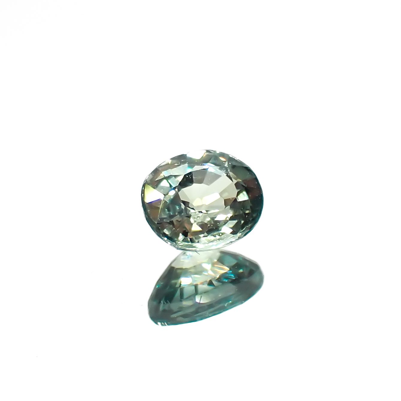アレキサンドライト(宝石名アレキサンドライト)タンザニア産 0.44ct 識別済[230321354]4.7x4mm前後
