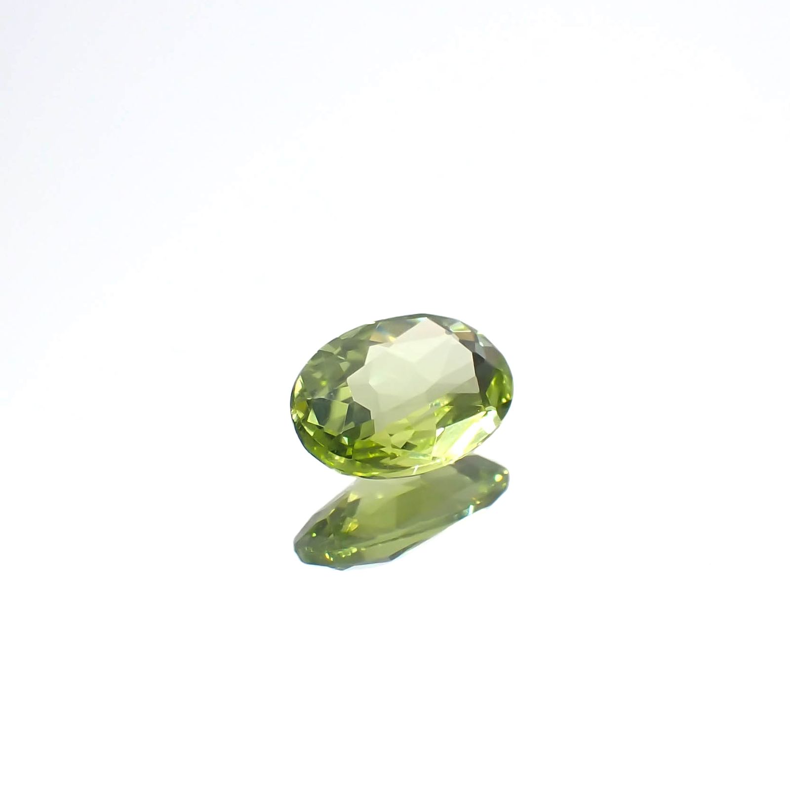 グリーンエンスタタイト(宝石名グリーン・エンスタタイト)カメルーン産 0.61ct 識別済[240125626]6.8x4.7mm前後
