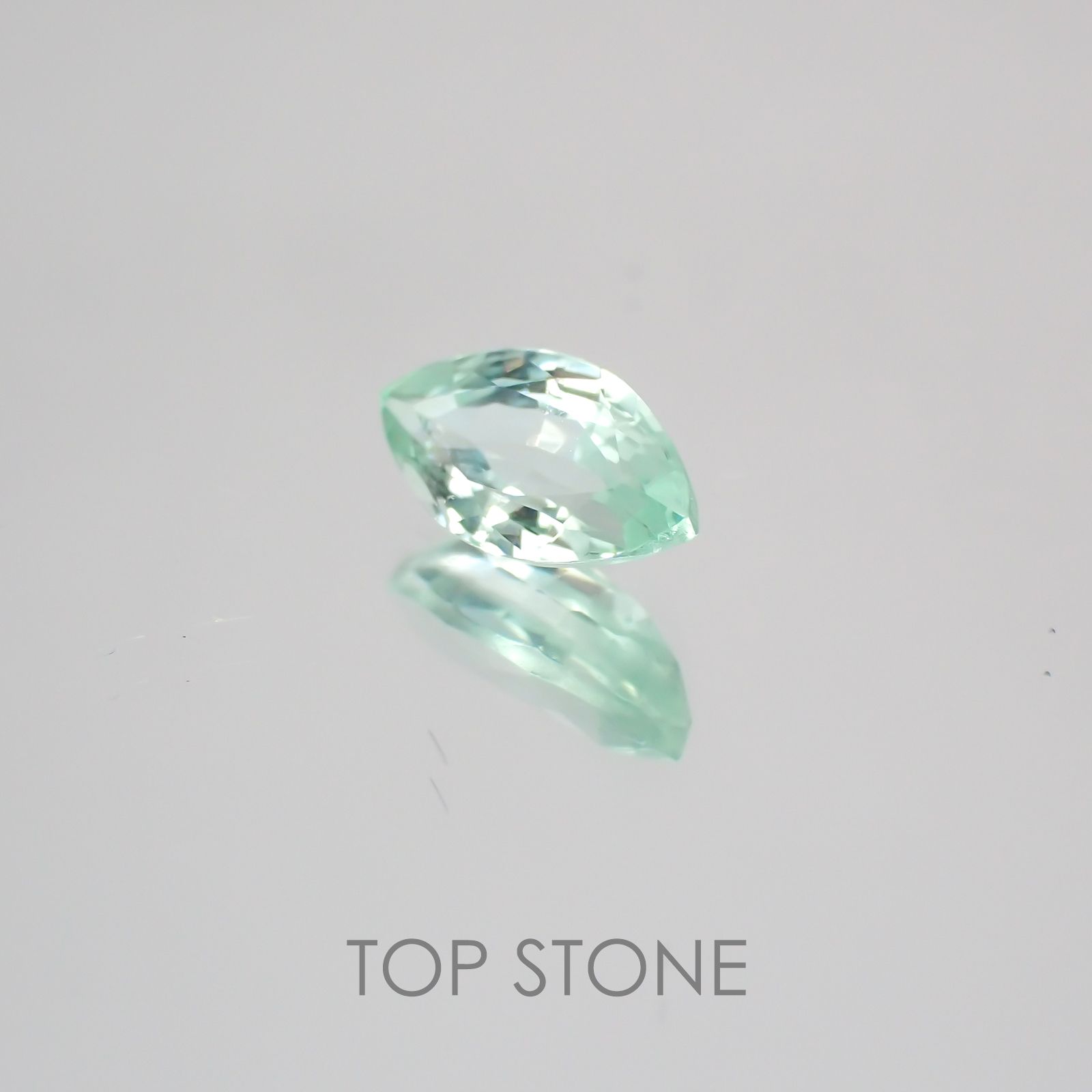 ミントベリル(宝石名グリーン・ベリル) ブラジル産 0.54ct 識別済[21079832]7.8×4mm前後