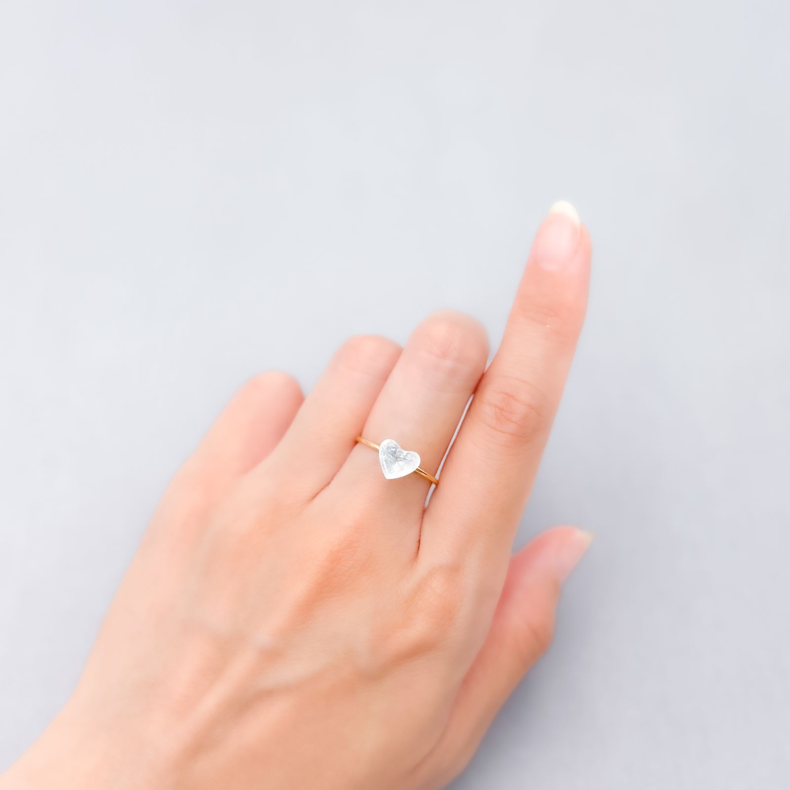 イリデッセンスアクアマリン ブラジル産 1.11ct [250730716]7x8.2mm前後