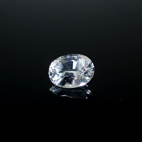 カラーレスサファイア スリランカ産 0.42ct [250830972]5.1x3.9mm前後