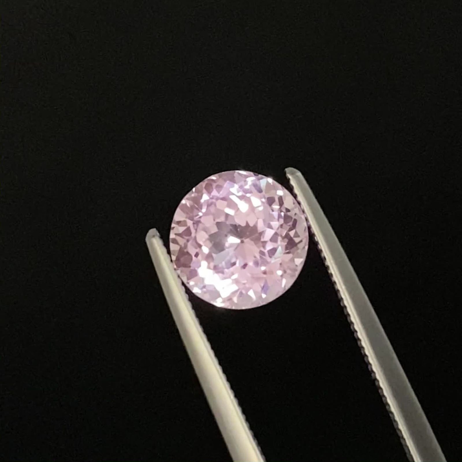 クンツァイト アフガニスタン産 2.58ct[231124349]7.9x7.9mm前後 | TOP