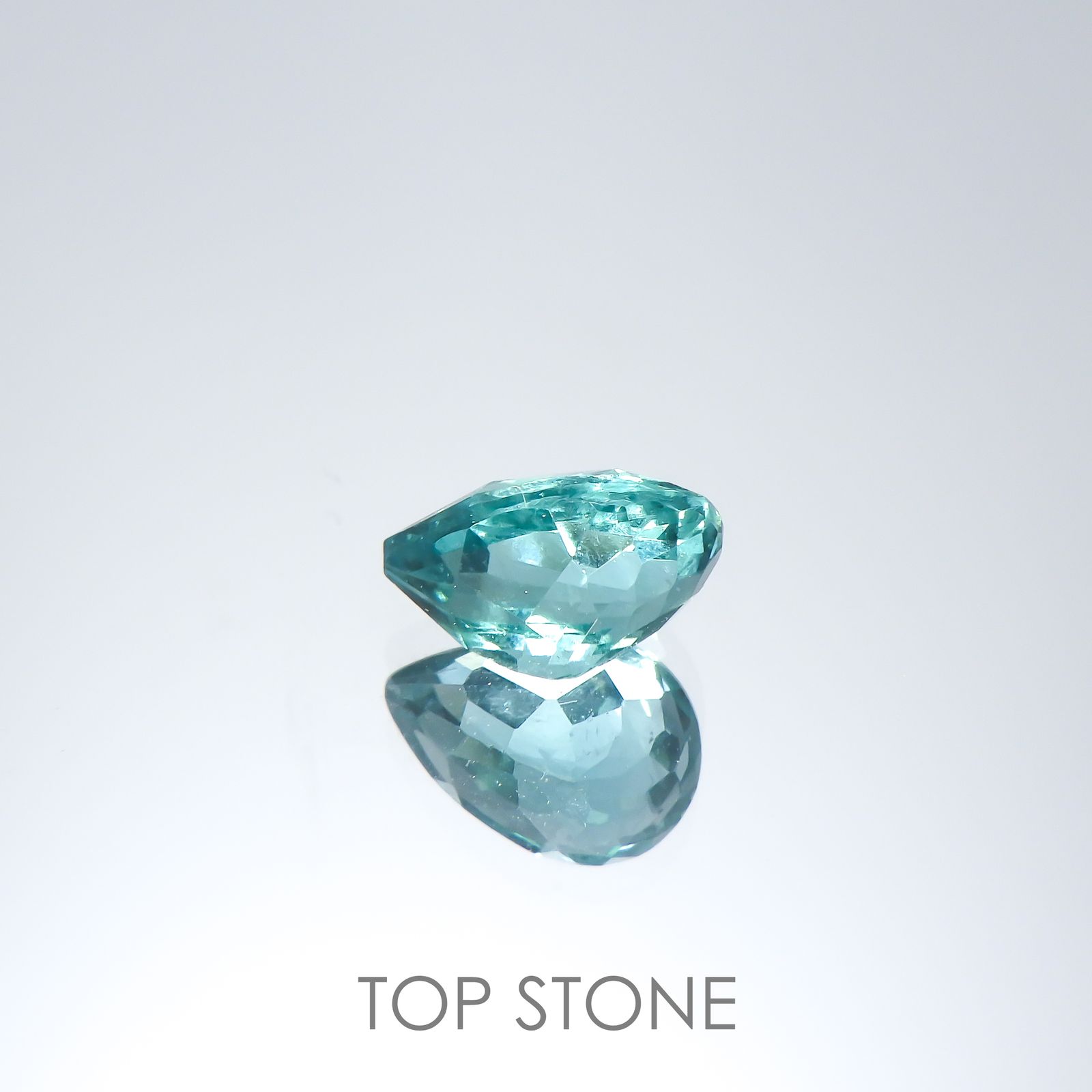 ブルーグリーンアパタイト(宝石名アパタイト)マダガスカル産 0.85ct 識別済[220515940]6.9x4.7mm前後