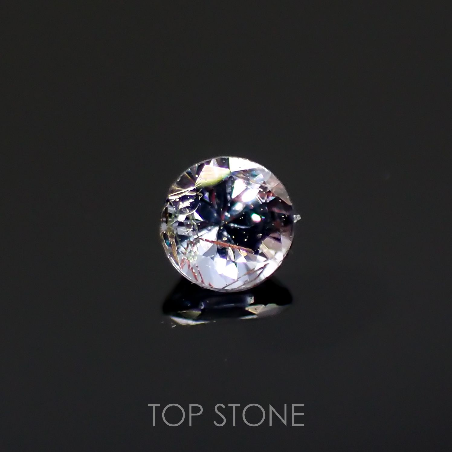 カラーチェンジガーネット アレキタイプ(宝石名ガーネット)マダガスカル・ベキリー産 0.068ct 識別済[220616539]2.4x2.4mm前後