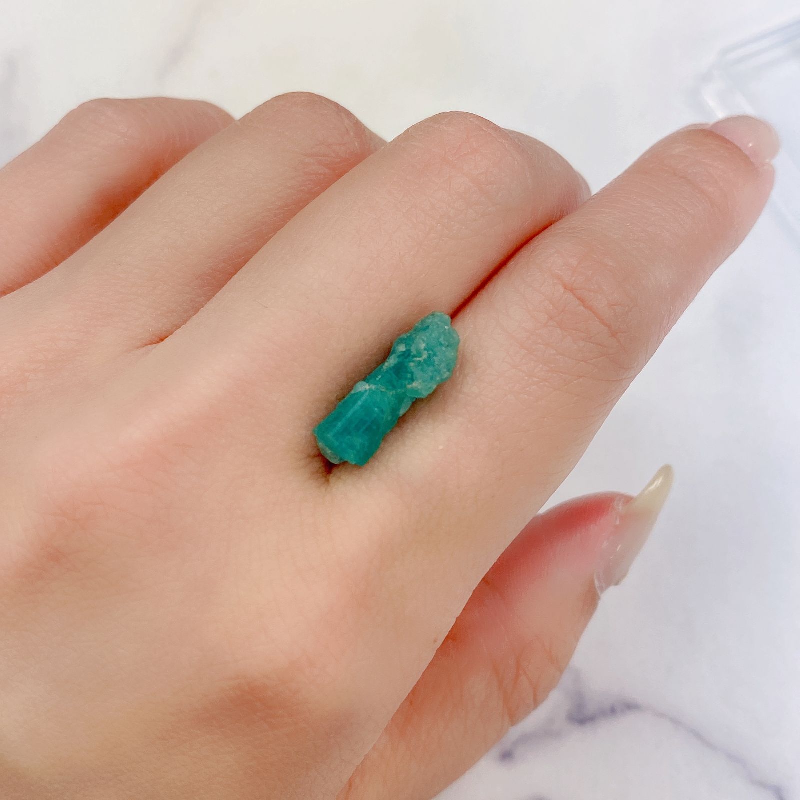エメラルド(宝石名エメラルド) コロンビア産 原石・結晶 3.66ct 識別済[20062725]17×7.1mm前後