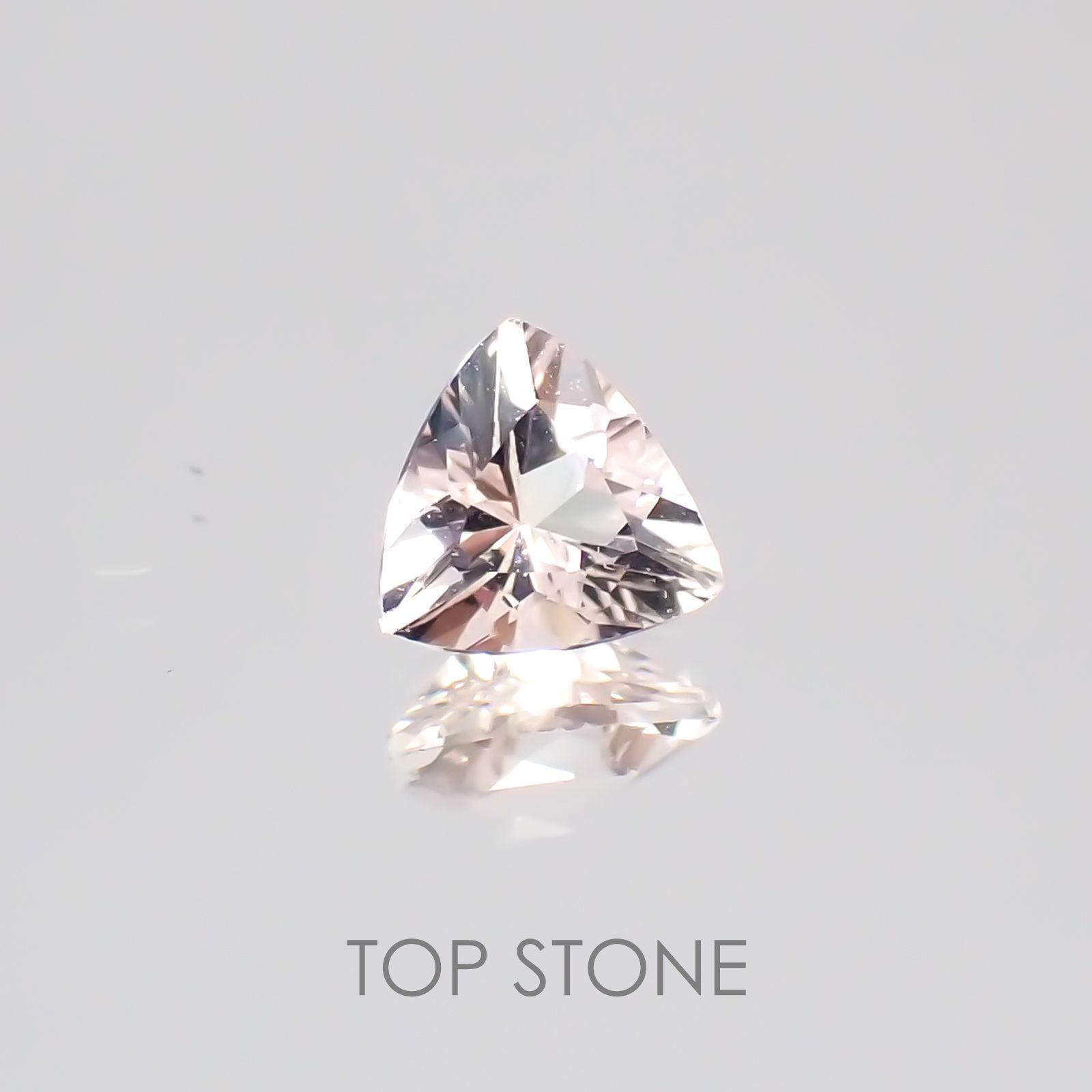 モルガナイト(宝石名モルガナイト) ナイジェリア産 0.37ct 識別済[20128568]5.1×5.3mm前後