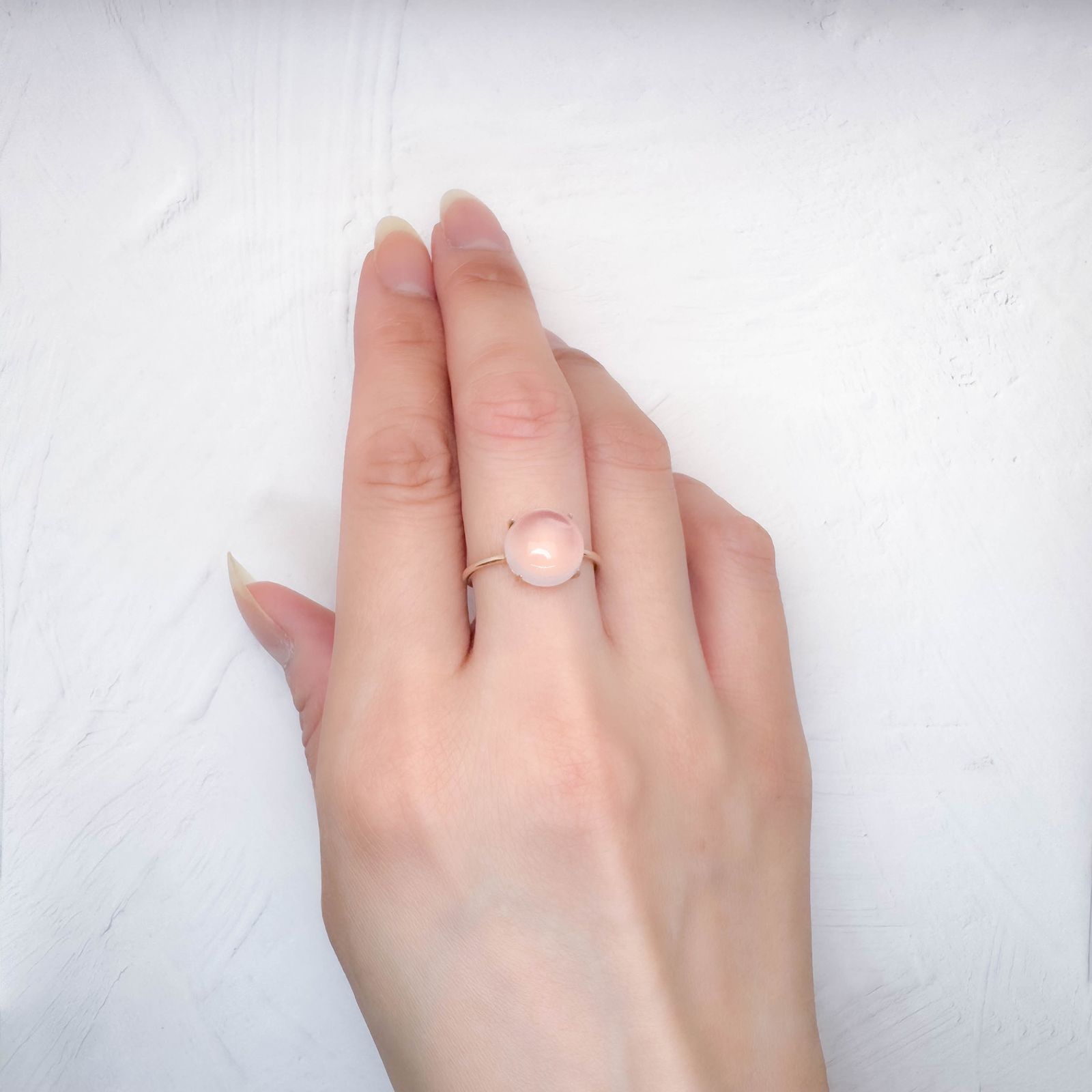 スターローズクォーツ マダガスカル産 3.96ct / 10.2x10.2mm前後 [250730822]