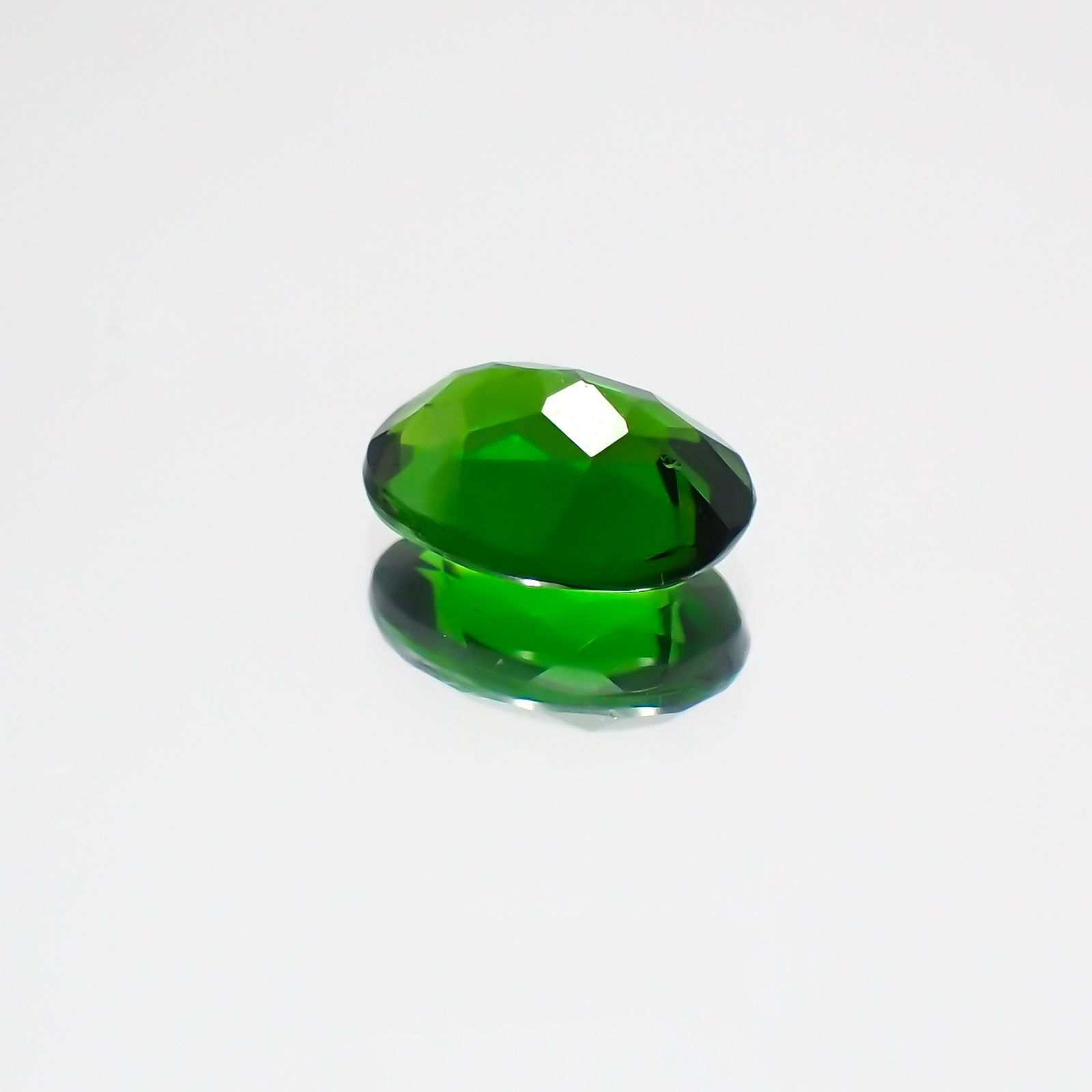クロムダイオプサイド(宝石名クロム・ダイオプサイド)ロシア産 0.76ct 識別済[231124297]6.9x5mm前後