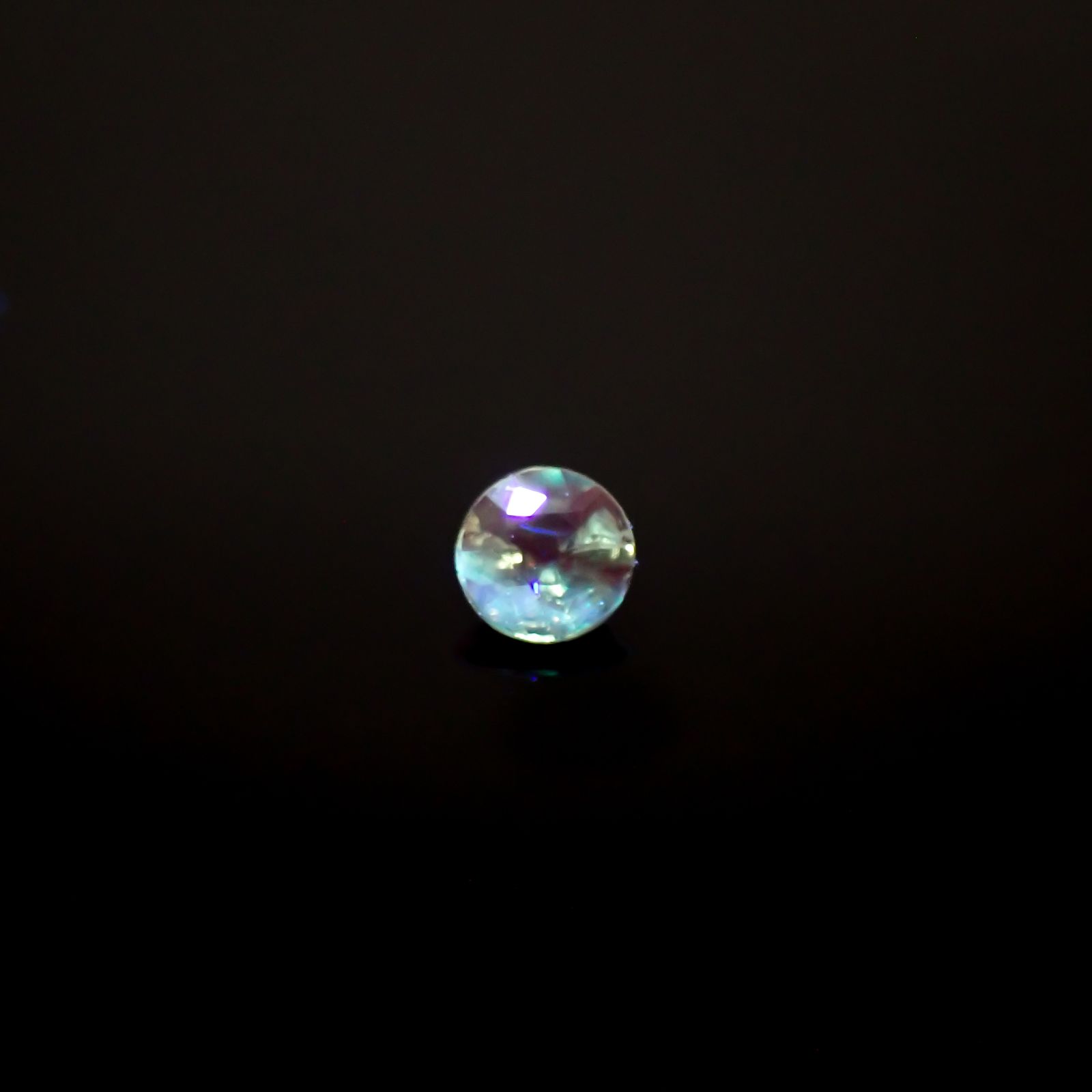 アレキサンドライトキャッツアイ ブラジル産/EmeraldMains社製 0.053ct[240527600]2.3x2.3mm前後