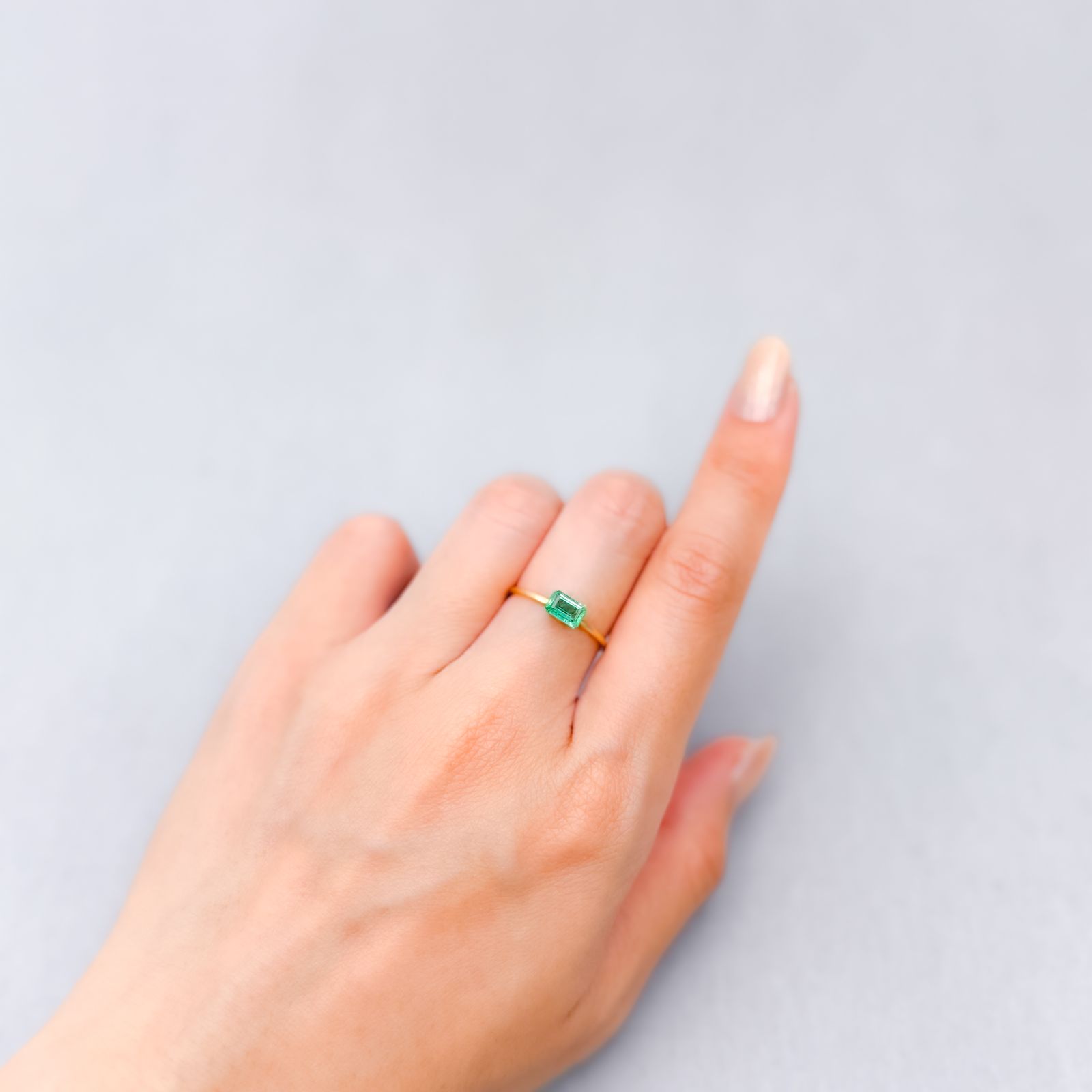 エメラルド ザンビア産 0.53ct [250430228]6x3.9mm前後