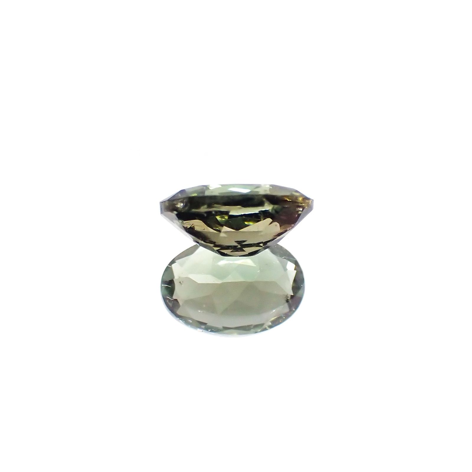 コーネルピン(宝石名コーネルピン)スリランカ産 識別済 0.63ct / 6.6x4.5mm前後 [231124090]