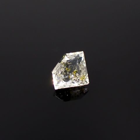 ◇カスタムペンタゴンカット◇オイルインクォーツ パキスタン産 0.33ct / 4.5x5.9mm前後 [231224726]