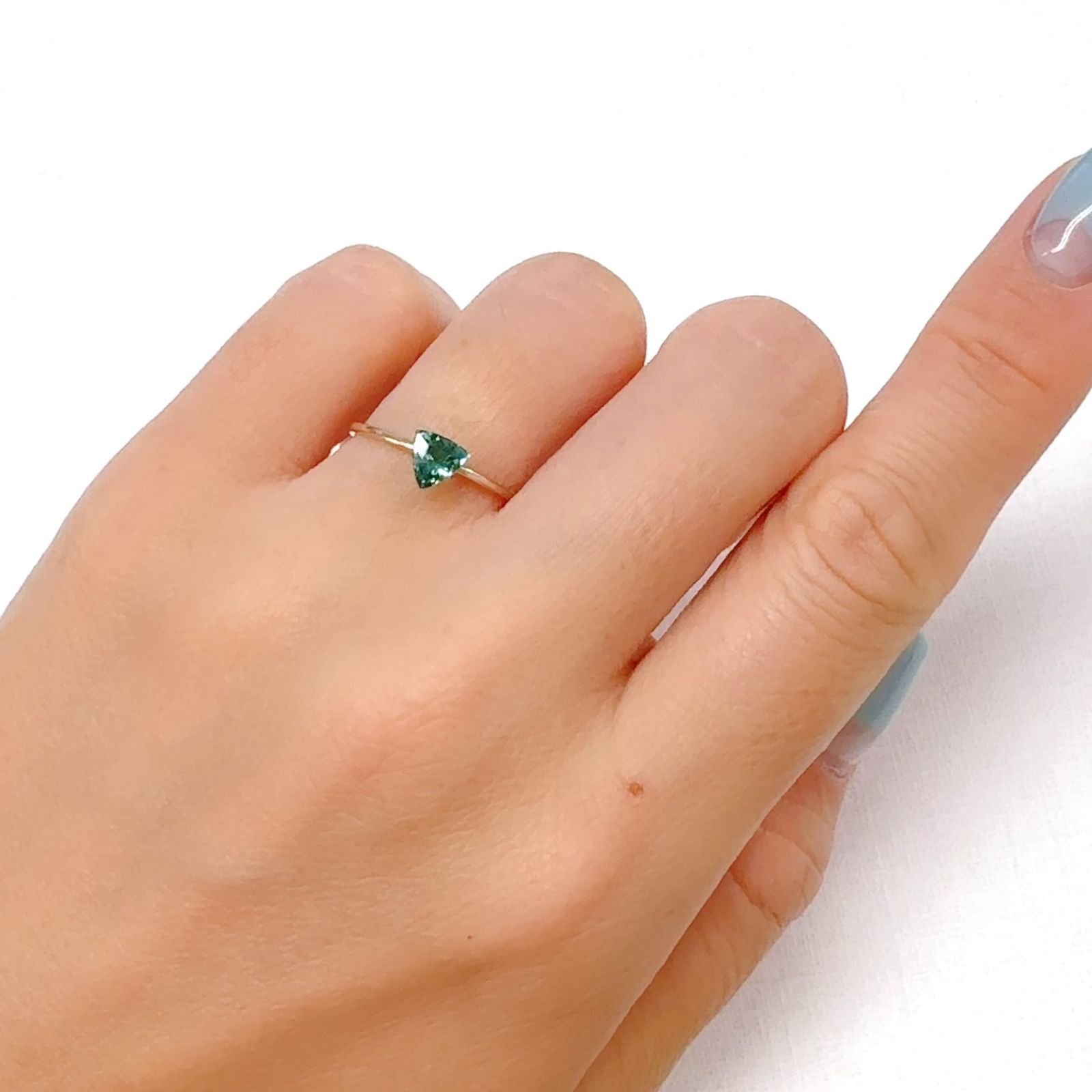 ブルーグリーントルマリン ブラジル産 0.45ct[240628386]5.4x5.1mm前後