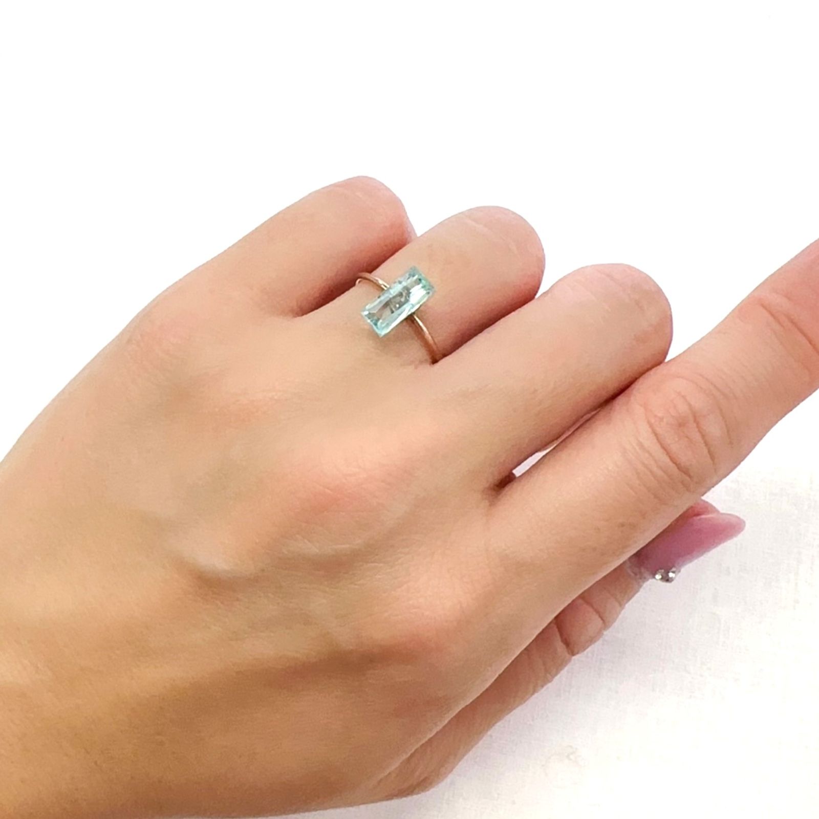 パライバトルマリン(宝石名トルマリン/別名パライバ・トルマリン)モザンビーク産 1.25ct 識別済[231224361]9.6x4.7mm前後