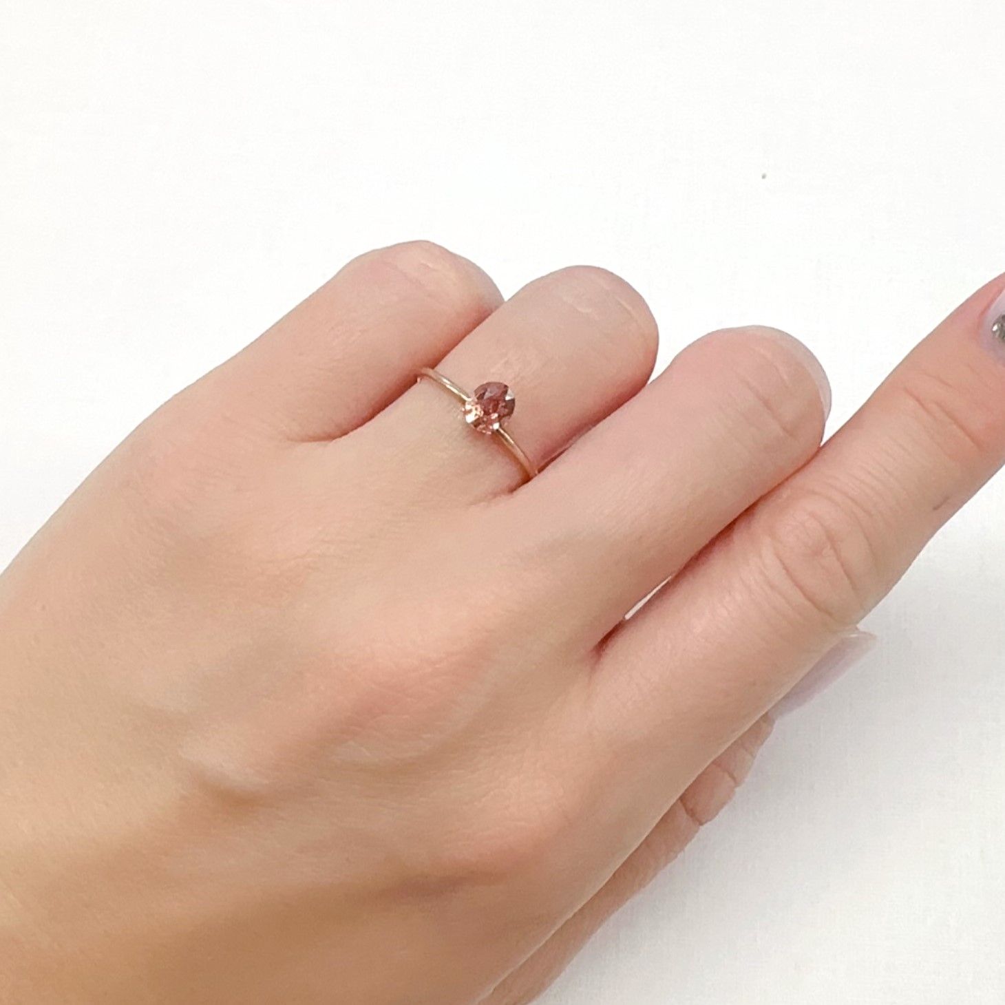 パパラチャサファイア(宝石名サファイア/別名パパラチャ・サファイア)スリランカ産 0.603ct CGL鑑付[231224693]5.5x4.7mm前後