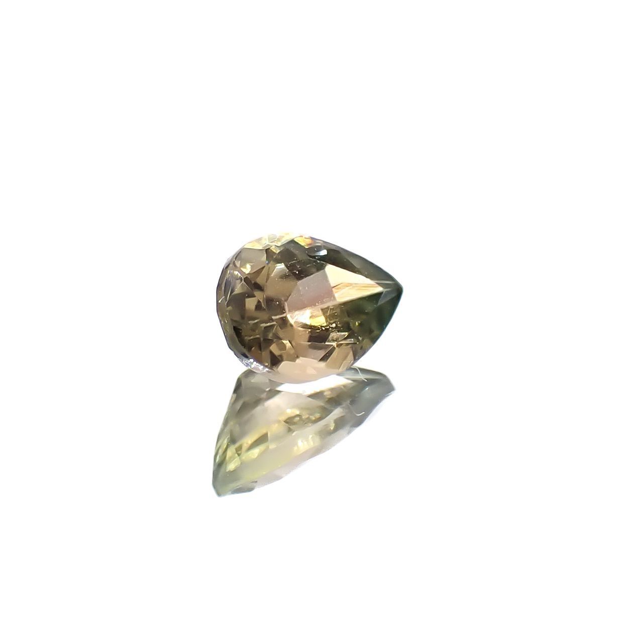 イエロートルマリン ブラジル産 0.47ct / 6.2x4.1mm前後 [260929024]