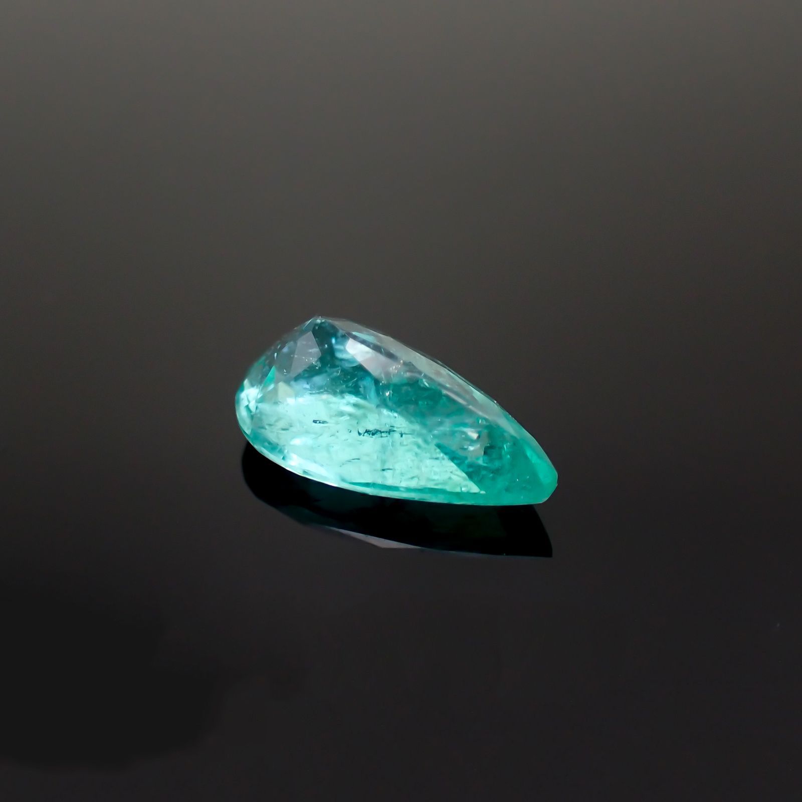 パライバトルマリン モザンビーク産 1.71ct[19111759]10.8×6.4mm前後