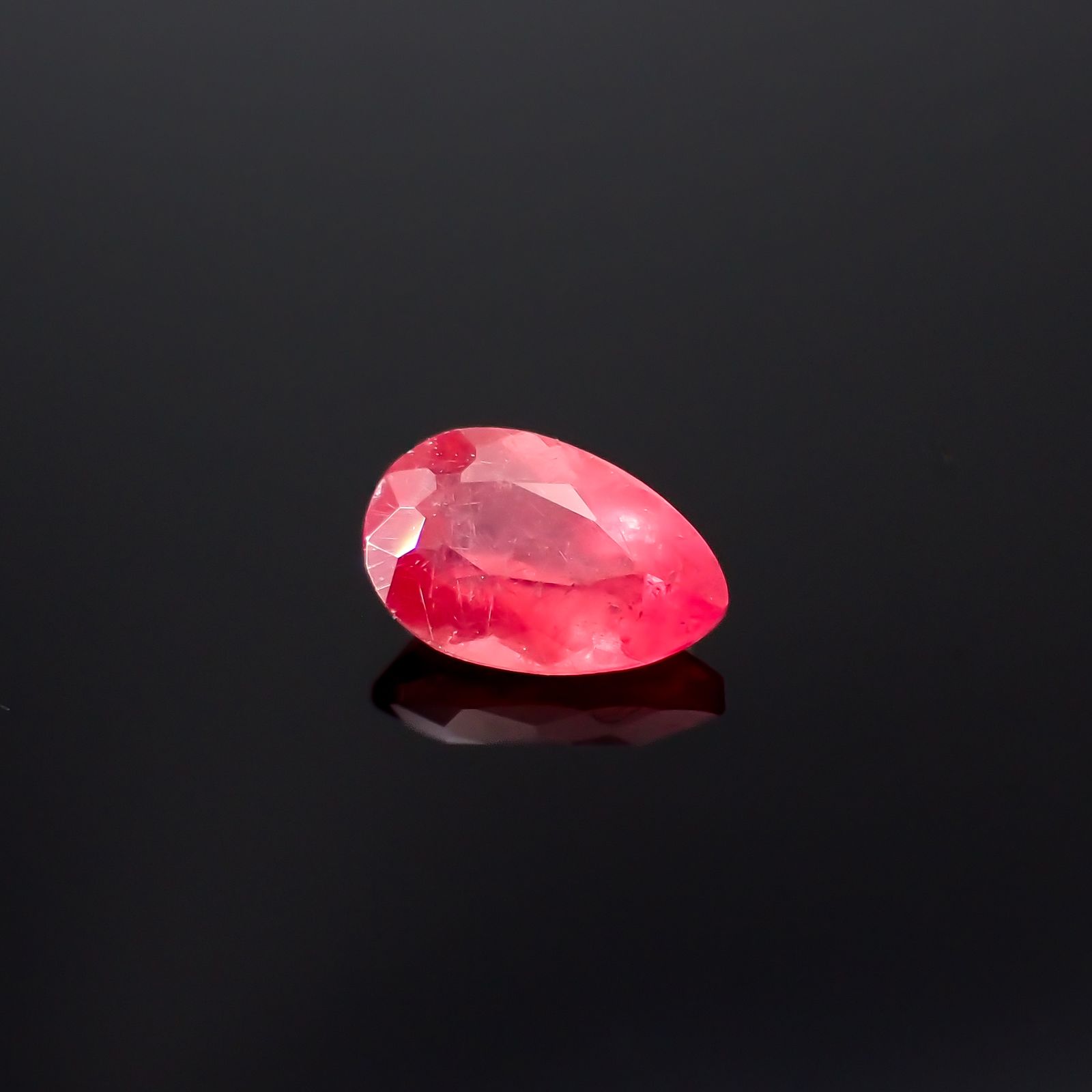 ロードナイト ブラジル産 0.60ct[231225258]6.6x4.2mm前後