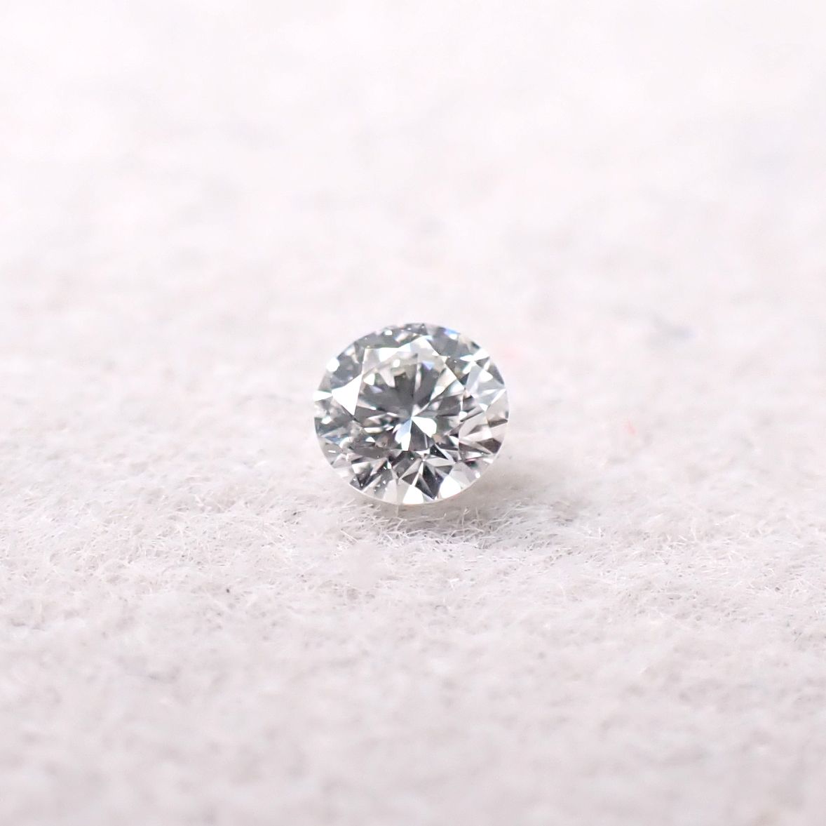 ダイヤモンド SI1-VS ハート&キューピッド 0.064ct / 2.5x2.5mm前後 [251031180]