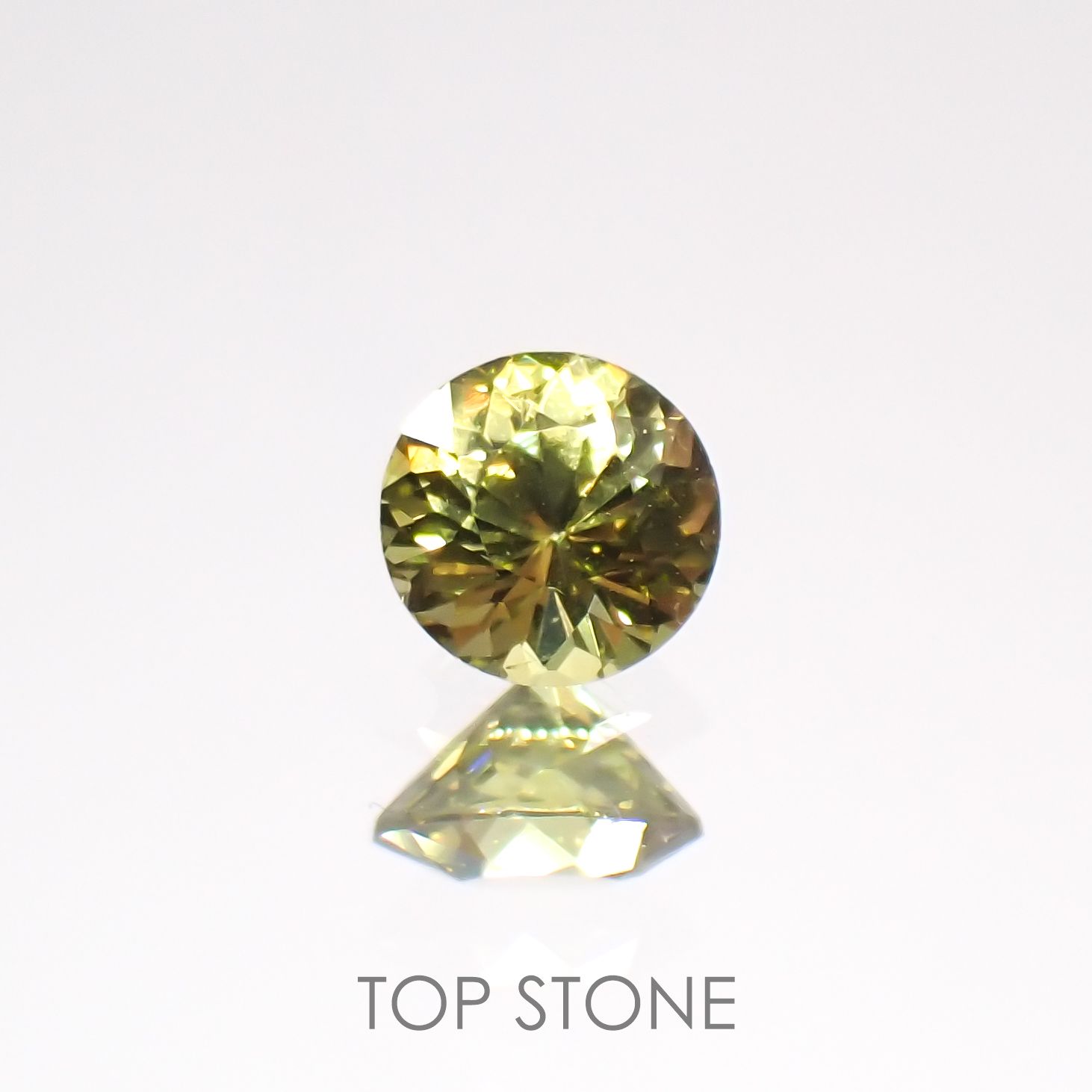 クリソベリル(宝石名クリソベリル)マダガスカル産 0.29ct 識別済[220114487]3.9x3.9mm前後