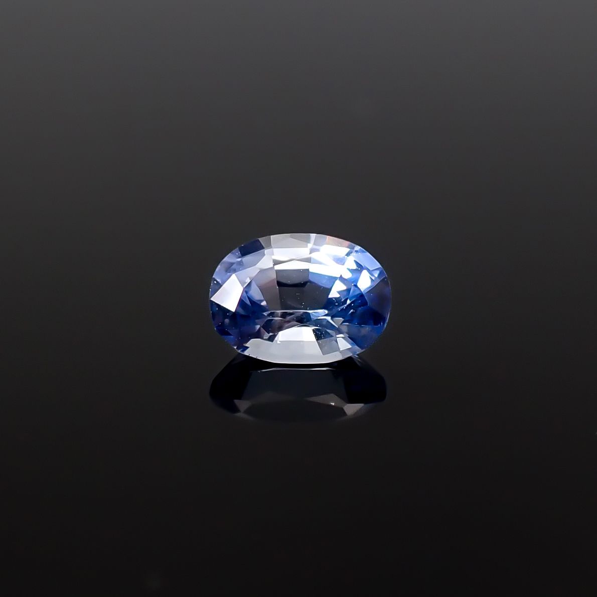アイスブルーサファイア スリランカ産 0.30ct [250129738]4.6x3.5mm前後