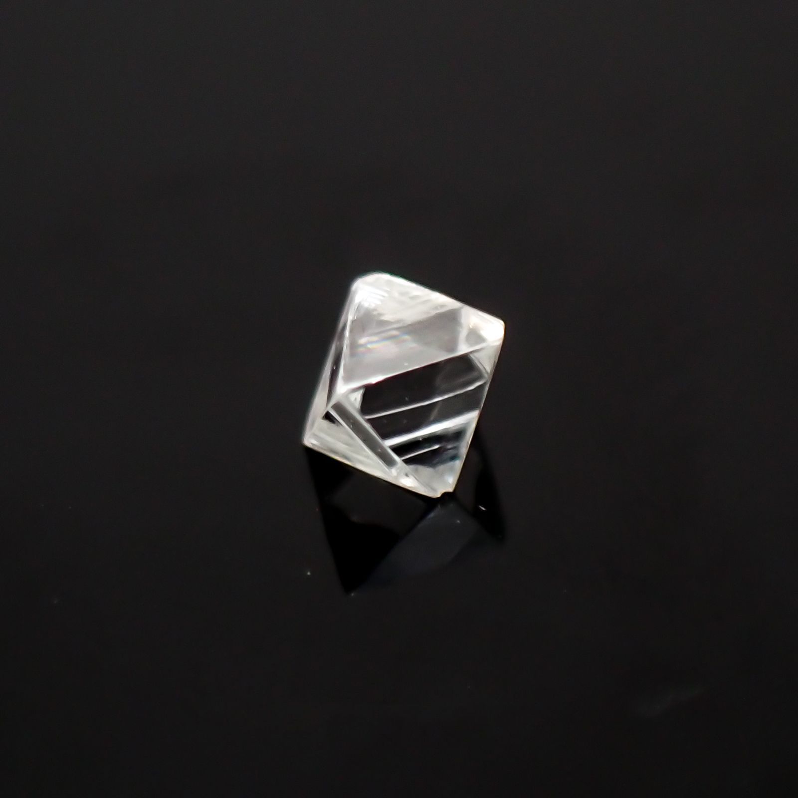 ソーヤブルダイヤモンド 原石 ロシア産 ルース 0.052ct[210410549]2.3×2.3mm前後