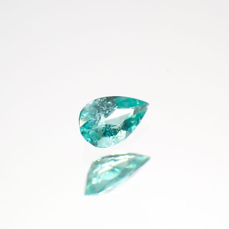 パライバトルマリン(宝石名トルマリン/別名パライバ・トルマリン)ブラジル・パライバ州バターリャ鉱山産 0.054ct 識別済[220114909]3.3x2mm前後