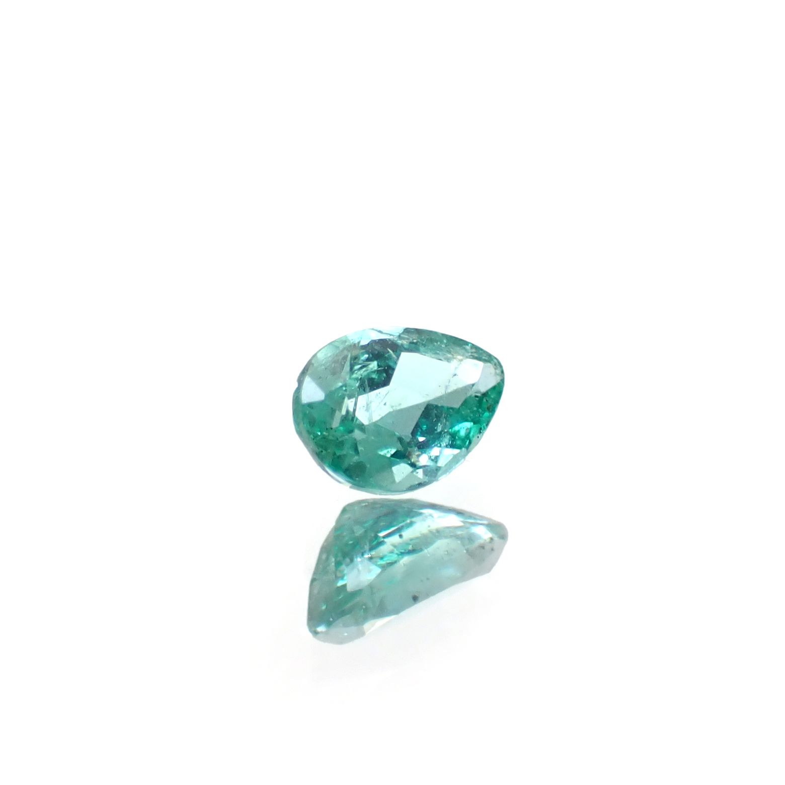 ブルーエメラルド(ブルーグリーンベリル) ザンビア産 0.38ct [250430287]5.9x3.9mm前後