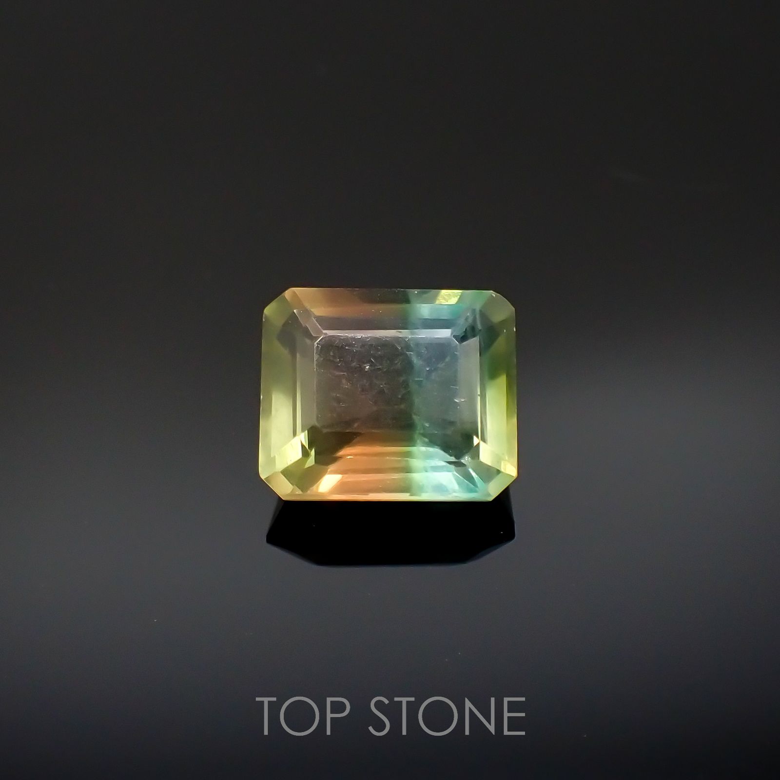 バイカラーフローライト ブラジル産 6.91ct[220917629]11.7x9.9mm前後