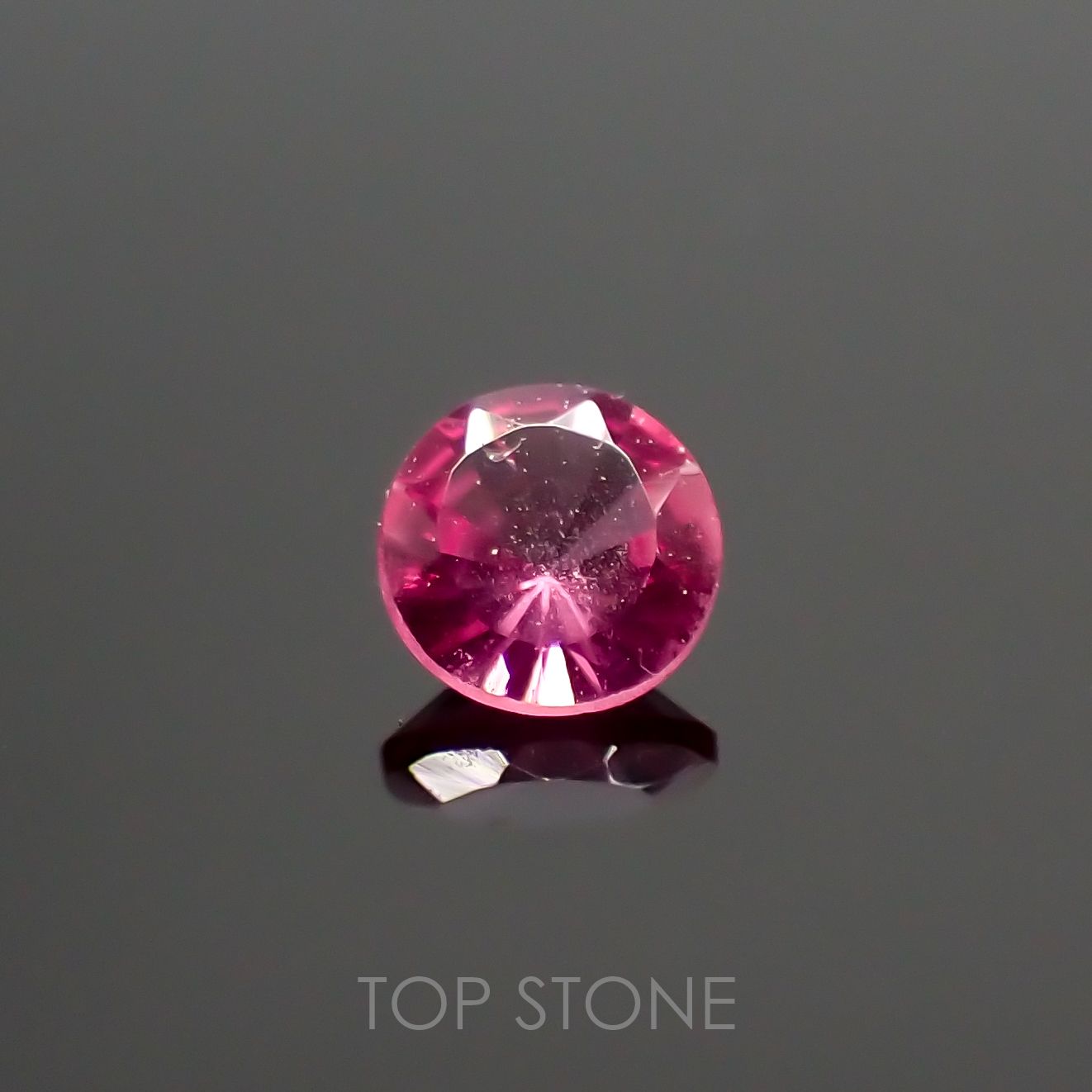 ホットピンクスピネル(宝石名ピンク・スピネル) タンザニア産 0.11ct 識別済[210912581]2.9×2.9mm前後