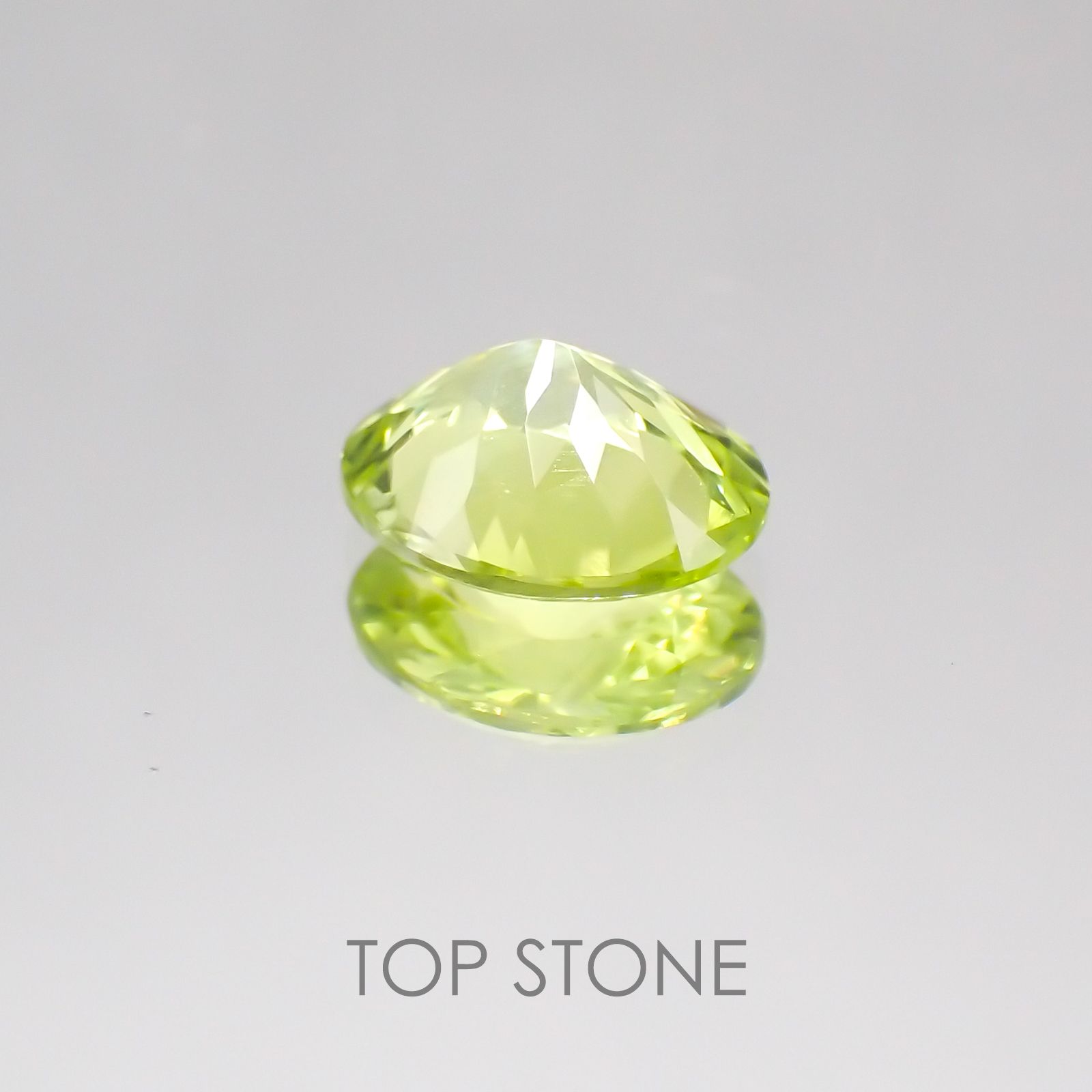 パロットクリソベリル インド産 ルース 0.96ct[20128559]6.9×5.7mm前後