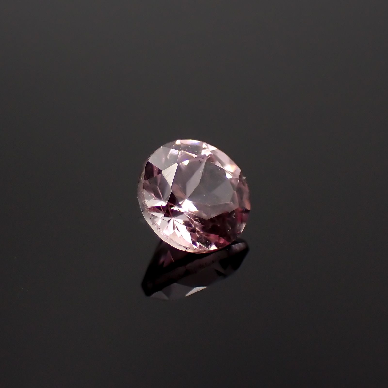 ドラゴンガーネット タンザニア産 0.47ct[230421428]4.5x4.5mm前後