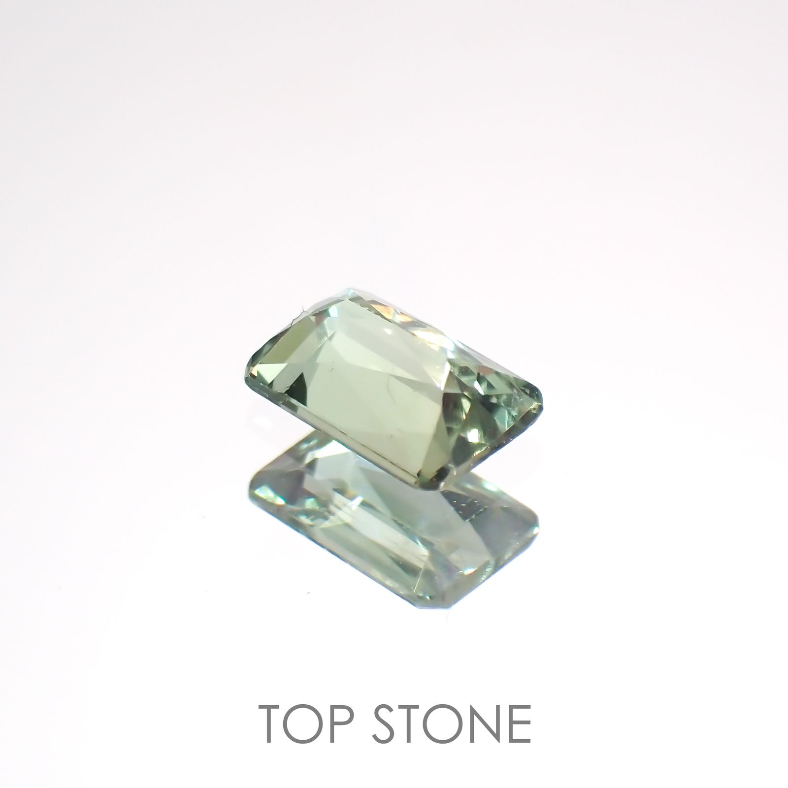 グリーンクリソベリル(宝石名クリソベリル)スリランカ/マダガスカル産 0.36ct 識別済[220114467]4.8x3.2mm前後