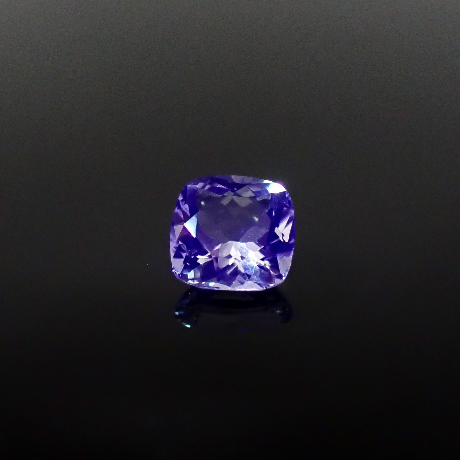 オーソクレース(宝石名ホワイト・オーソクレース)パキスタン産 1.24ct 識別済[250530444]6.9x6.8mm前後