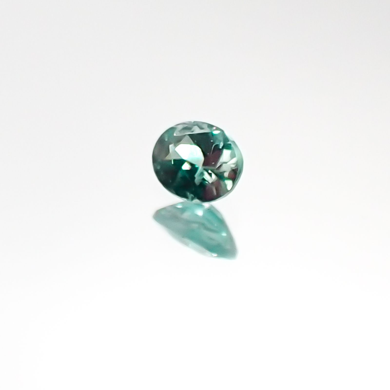 アレキサンドライト ブラジル産 ルース 0.06ct[20095554]2.7×2.2mm前後