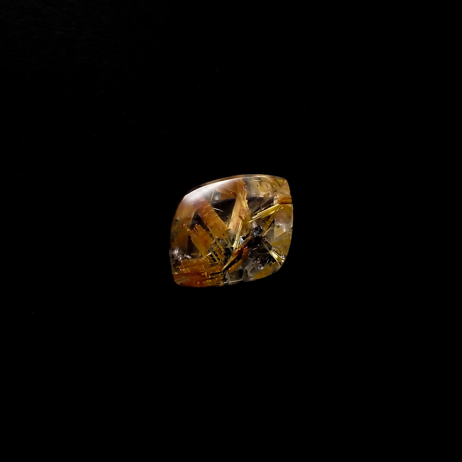 太陽ルチルクォーツ ブラジル産 5.98ct[240427312]14.7x10.4mm前後
