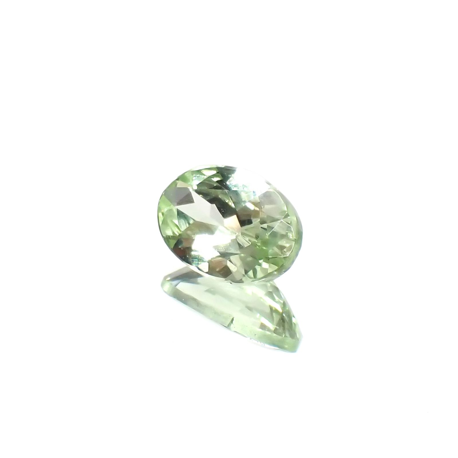 ミントガーネット タンザニア産 0.58ct / 6.4x4.3mm前後 [260223725]