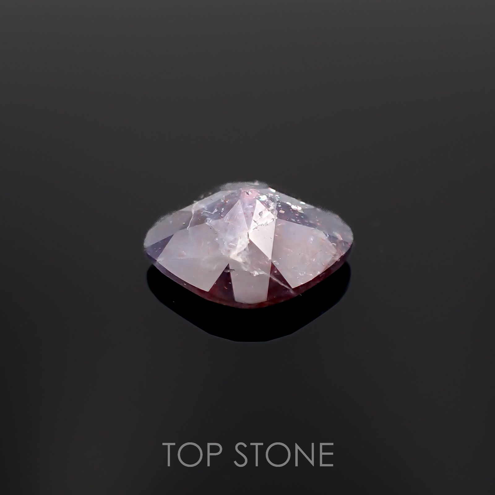 ブラッドショットアイオライト インド産 2.54ct[221219648]10.1x10.1mm前後